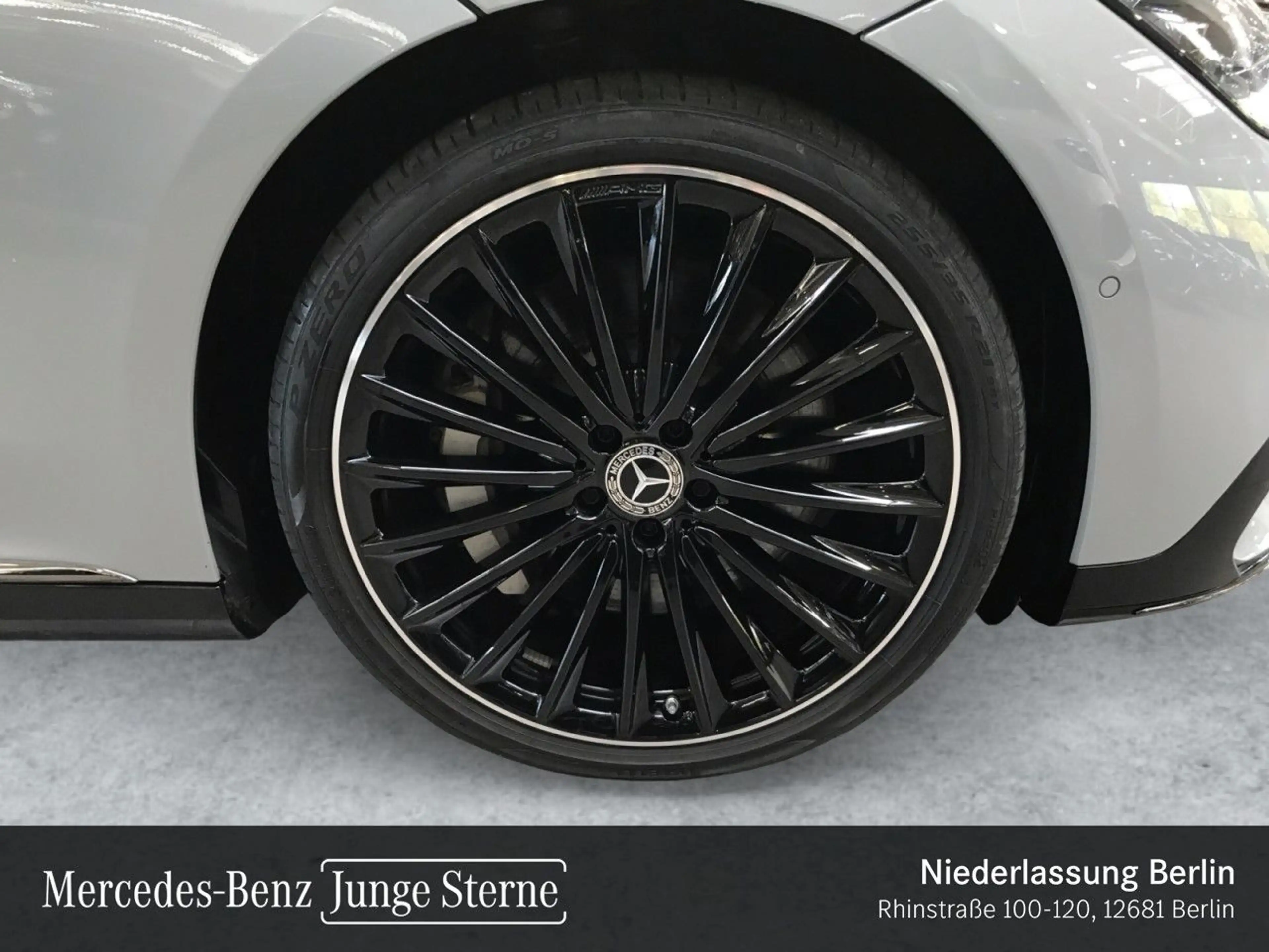 Mercedes-Benz EQE 350 AMG WideScreen Airmat Pano Burmester Night — photo 3