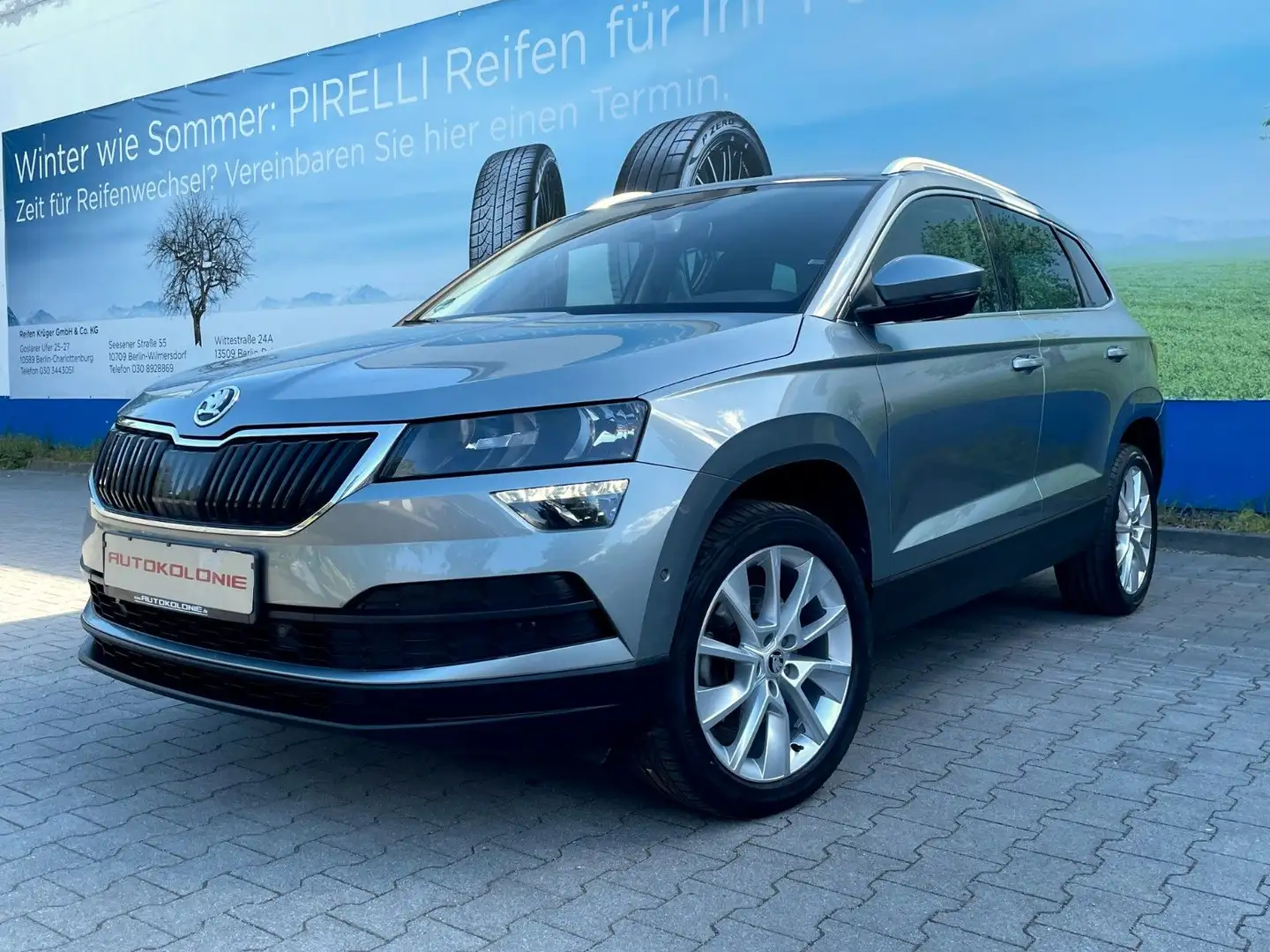 Skoda Karoq 1,5 TSI ACT DSG "Style"NAVI*1.HAND*AHK*LED Grau - 1