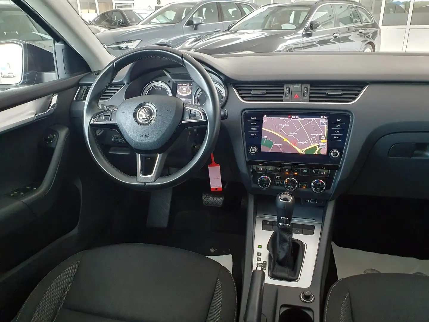 Skoda Octavia Combi Ambition Aut/Panorama/Kamera/AHK Schwarz - 2