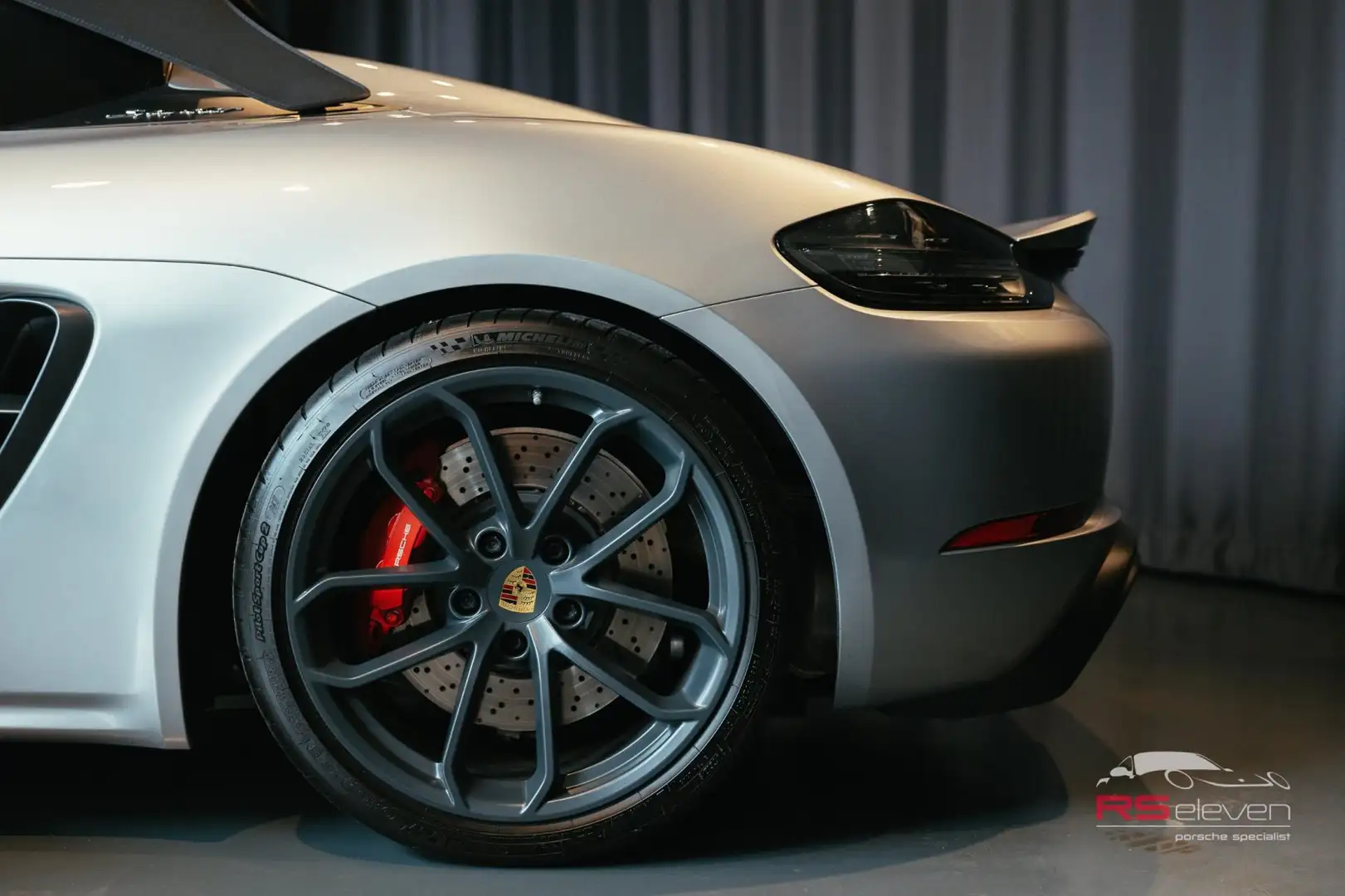 Porsche 718 Spyder 4.0 Plateado - 2