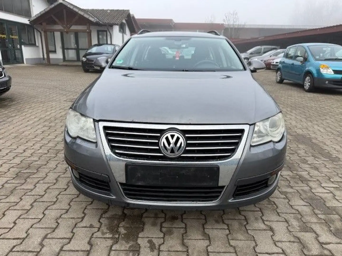 Volkswagen Passat Variant Trendline 2.0TDI 140PS Grau - 2
