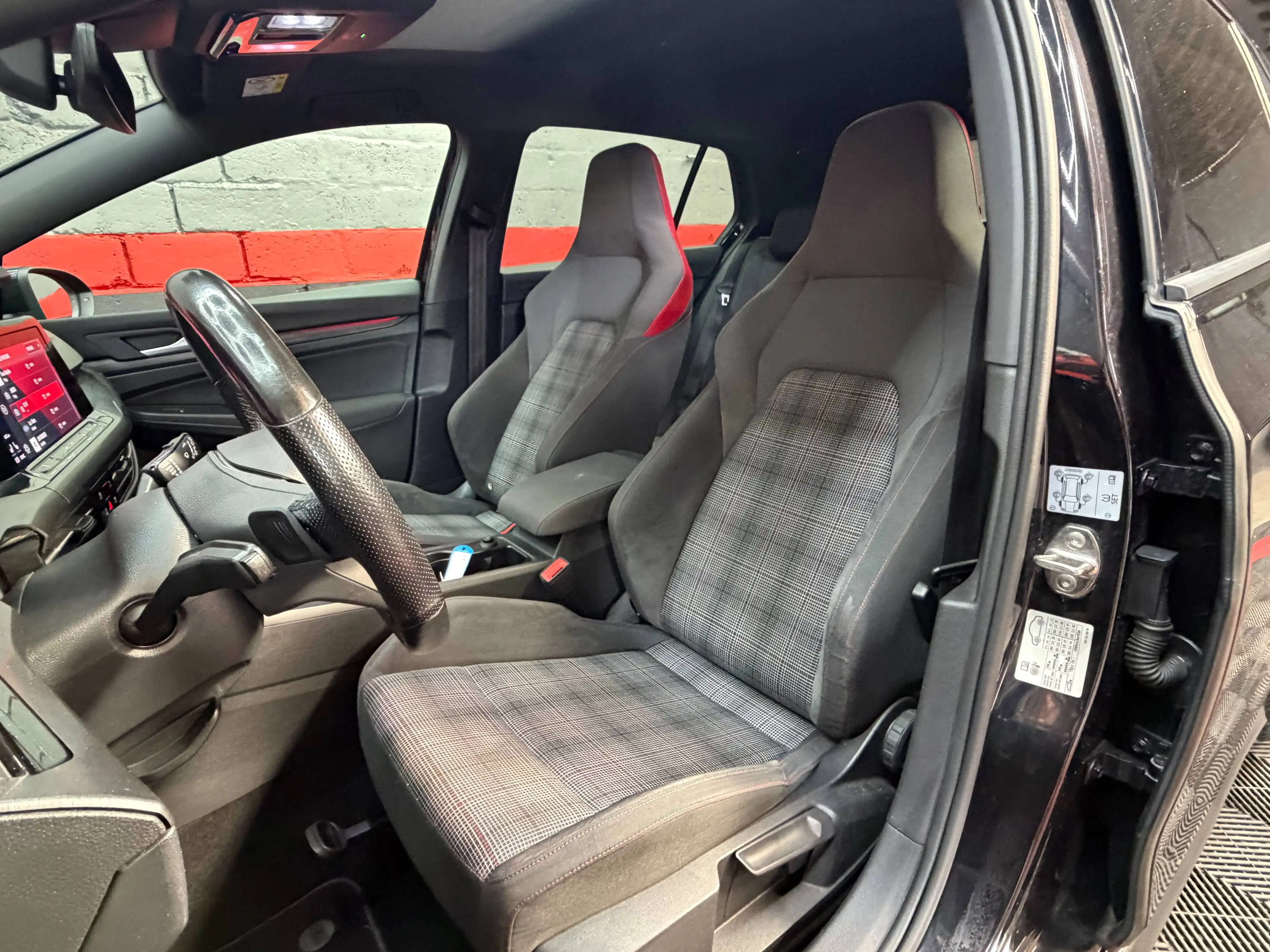 Volkswagen Golf GTI Golf 2.0 TSI GTI OPF DSG — photo 12