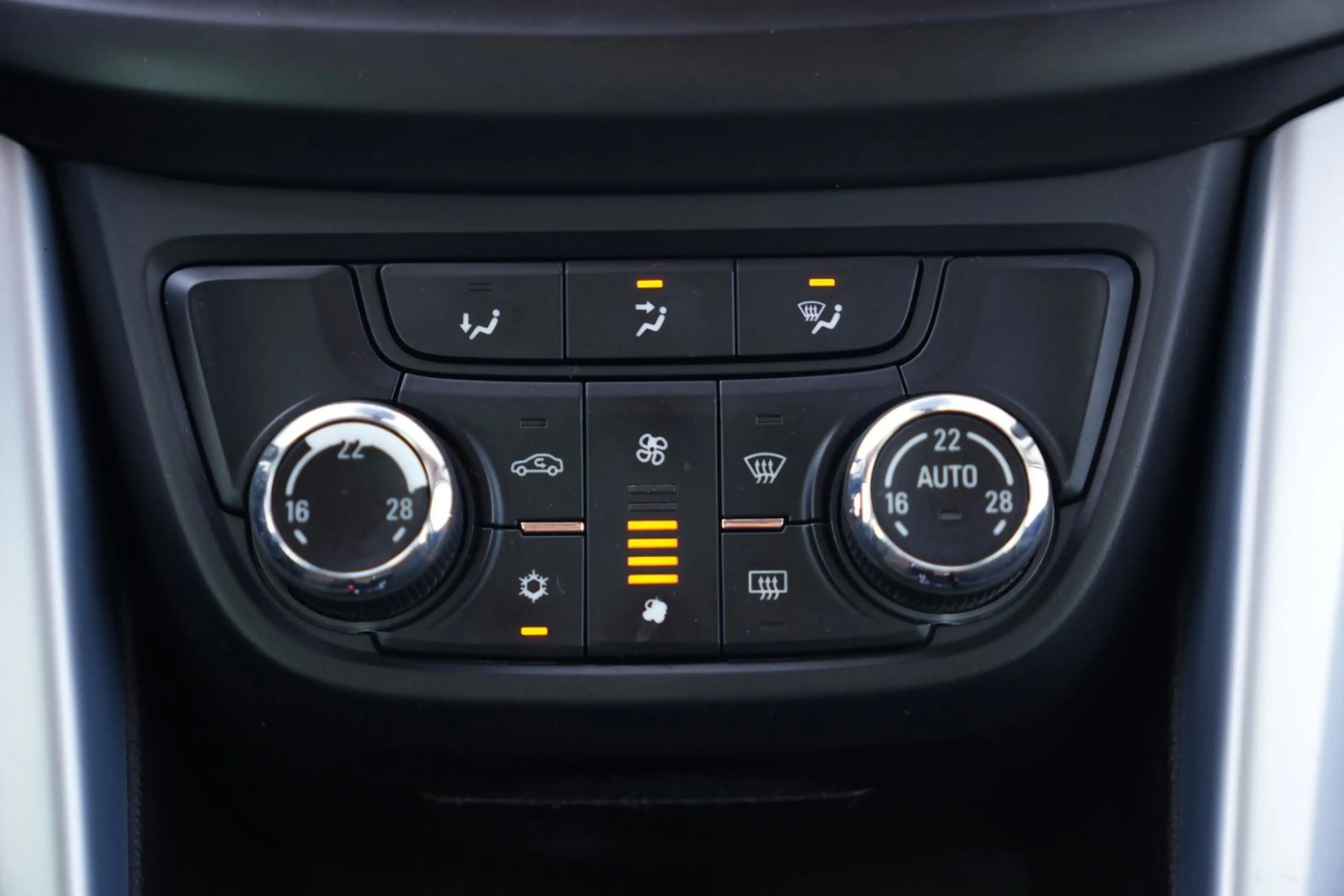 Opel Zafira C Edition Start/Stop/7-SITZE/NAVI/KAMERA — photo 22