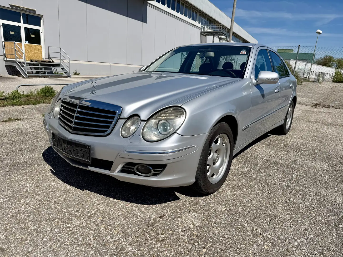 Mercedes-Benz E 320 Avantgarde  CDI Aut. Grau - 1