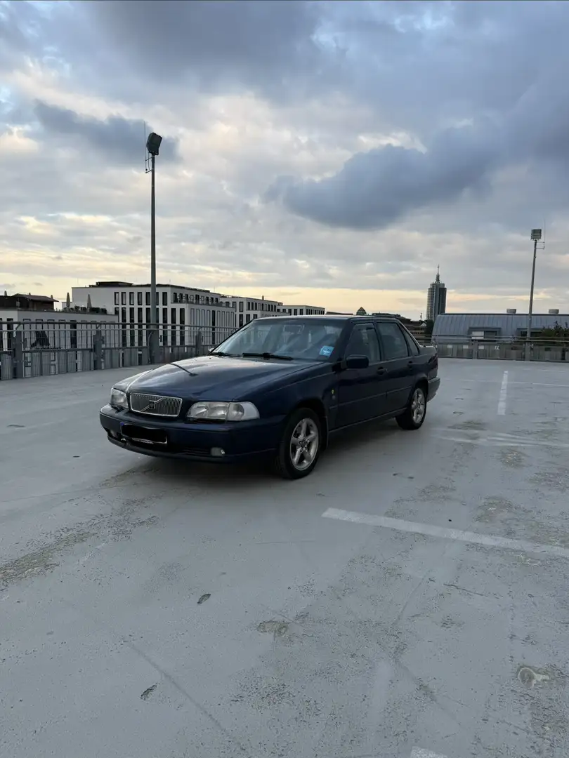 Volvo S70 2.5 Celebration - 1