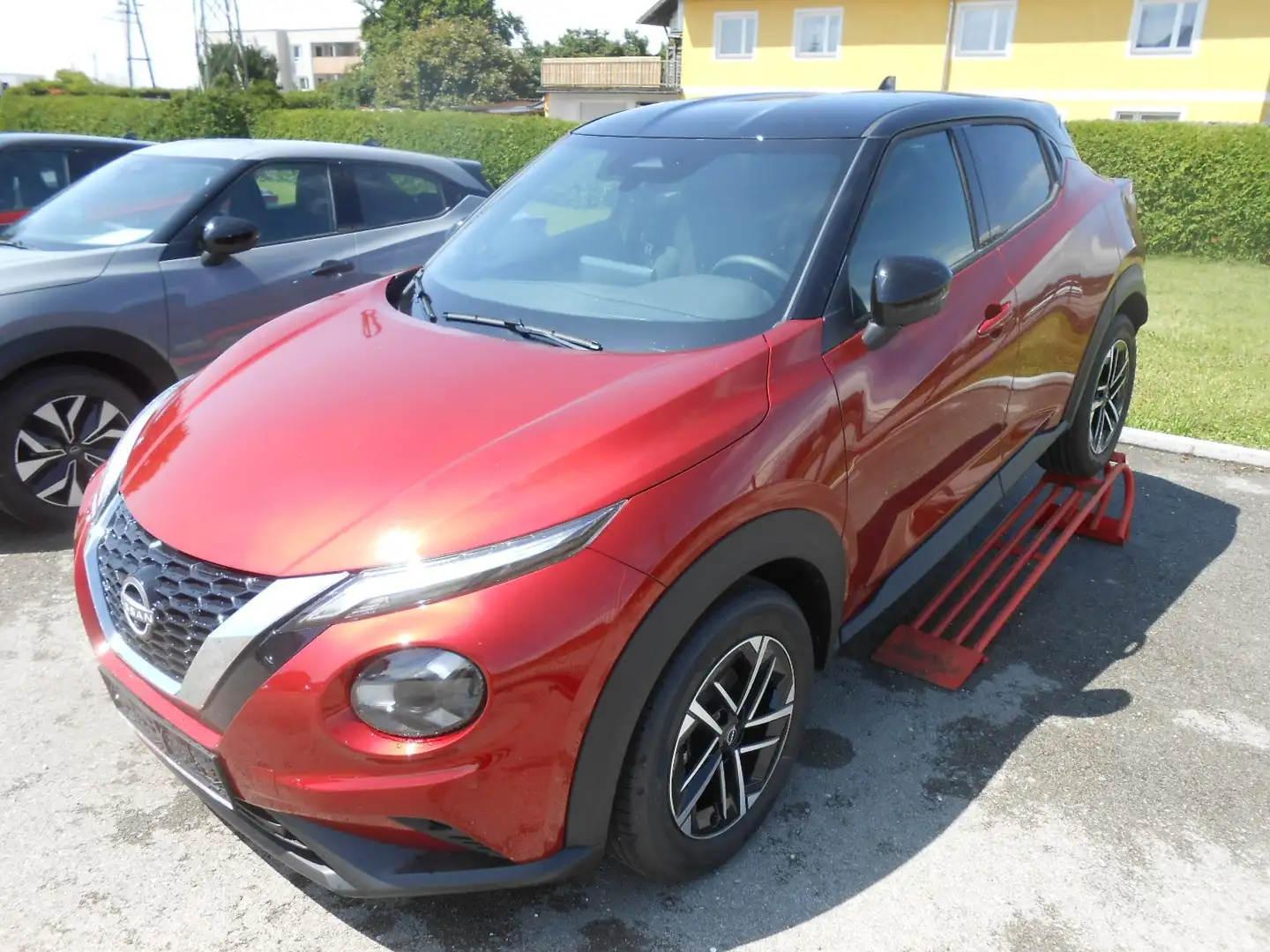 Nissan Juke 1,0 DIG-T N-Connecta Rot - 1