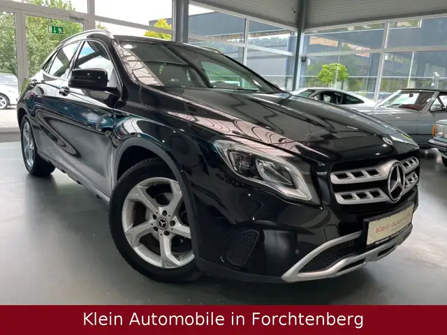 Mercedes-Benz GLA 200 Urban Leder Navi LED SHZ PDC 18"LM 2HD