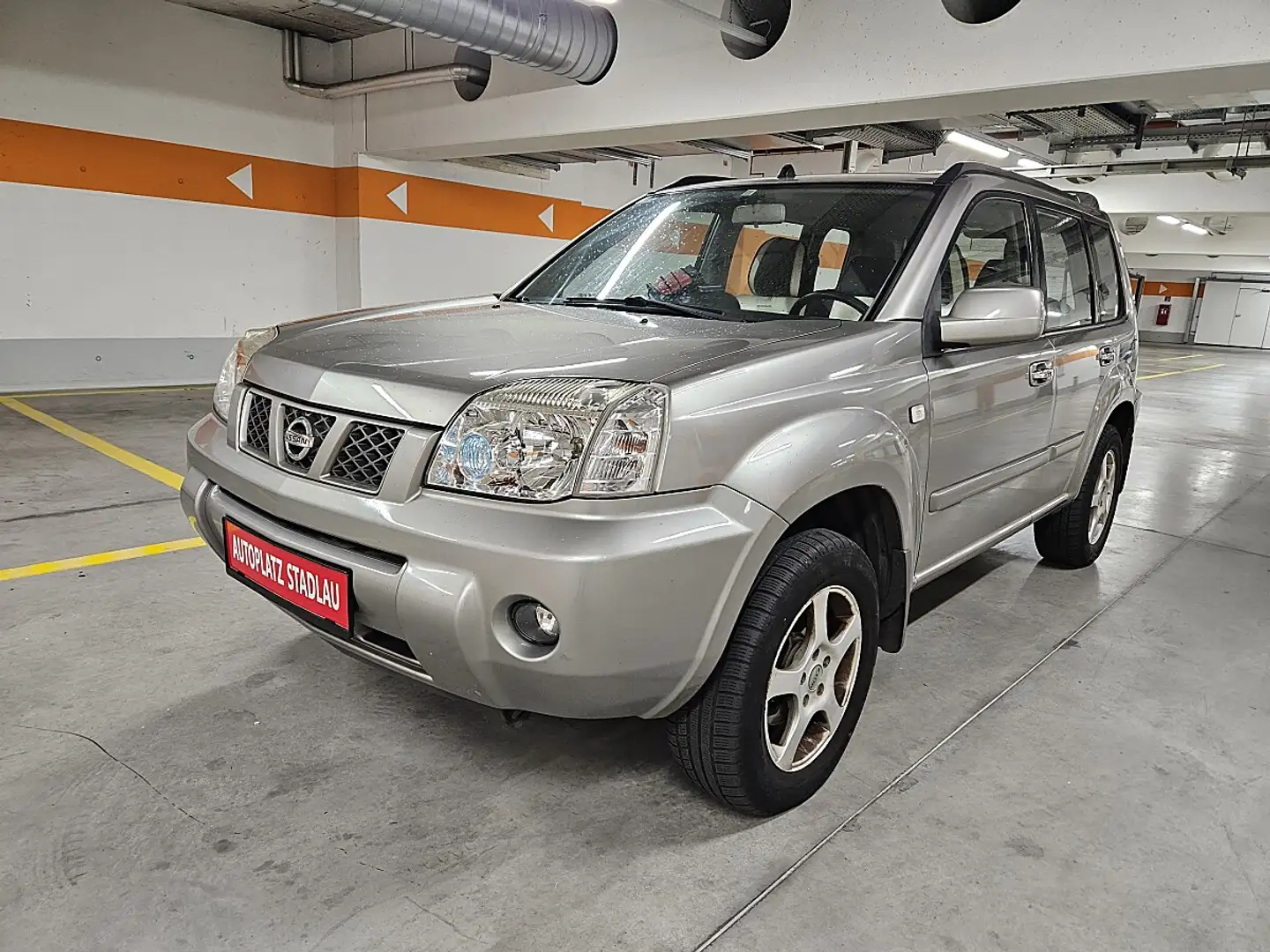 Nissan X-Trail X-TRAIL Sportive 2,2 dCi 16V Grau - 1