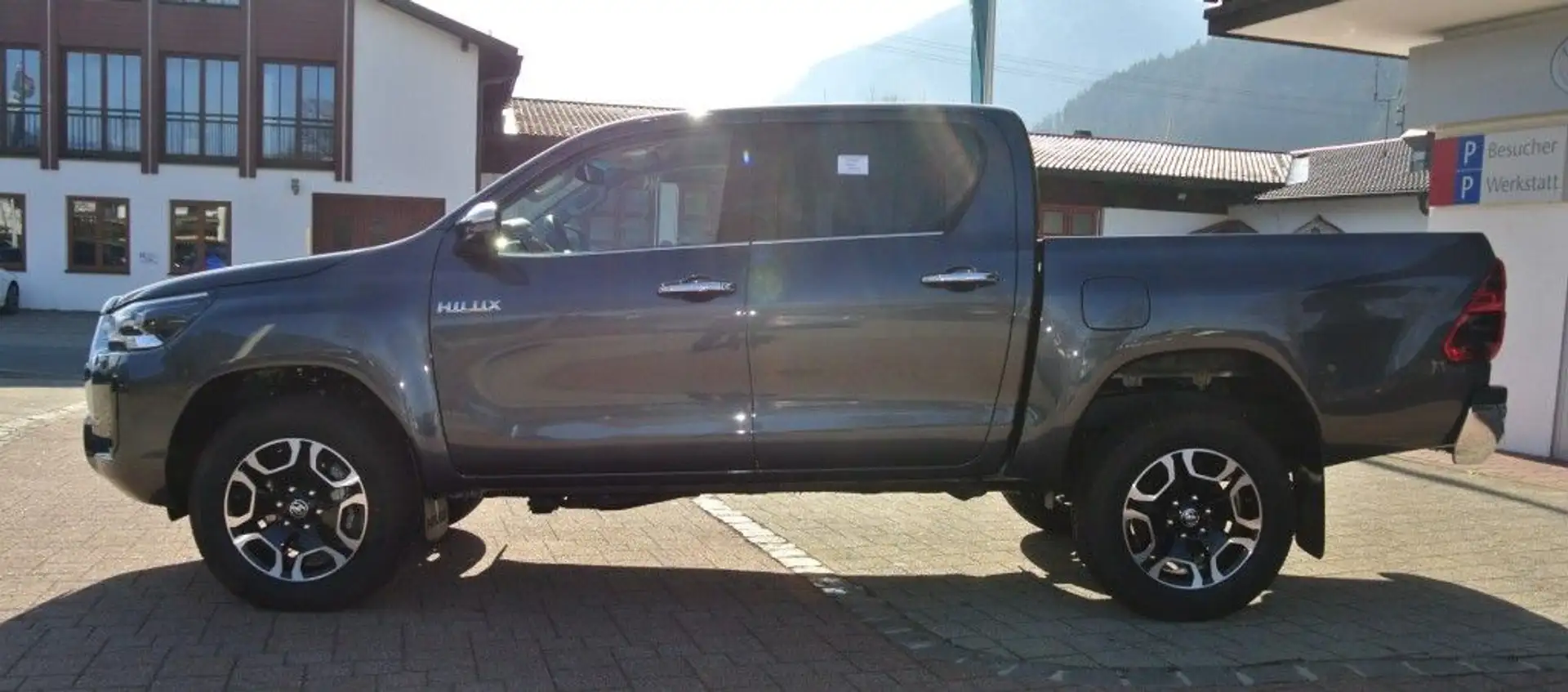 Toyota Hilux 4x4 Double Cab Autm. Executive - 2