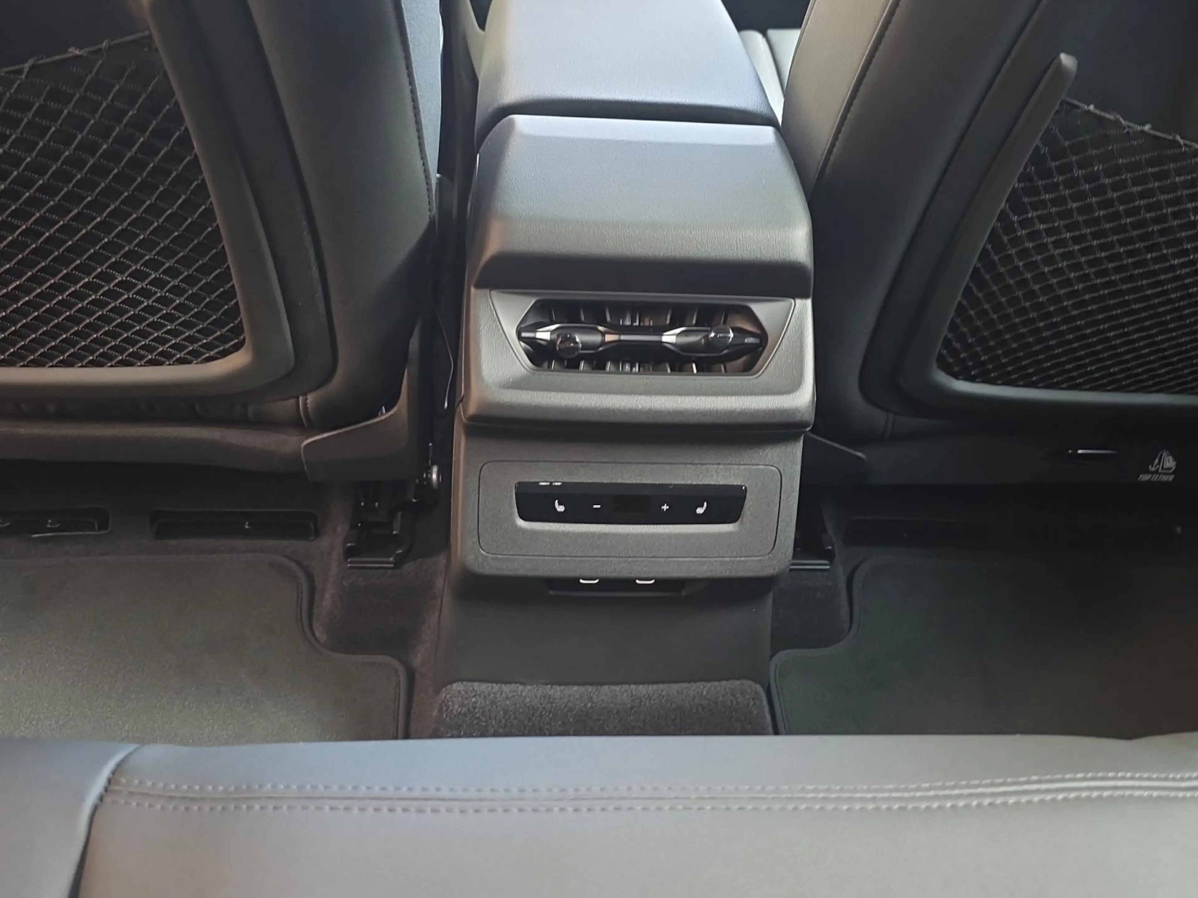 Audi Q6 e-tron e-tron performance Sportback — photo 14