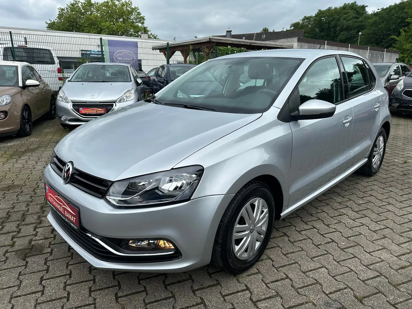 Volkswagen Polo Trendline WENIG KM TÜV NEU Gris - 1
