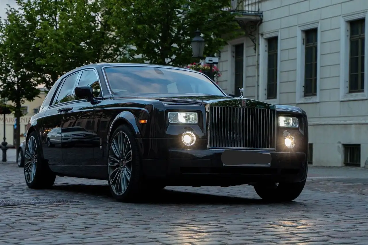 Rolls-Royce Phantom Limousine in Blau gebraucht in Quakenbrueck