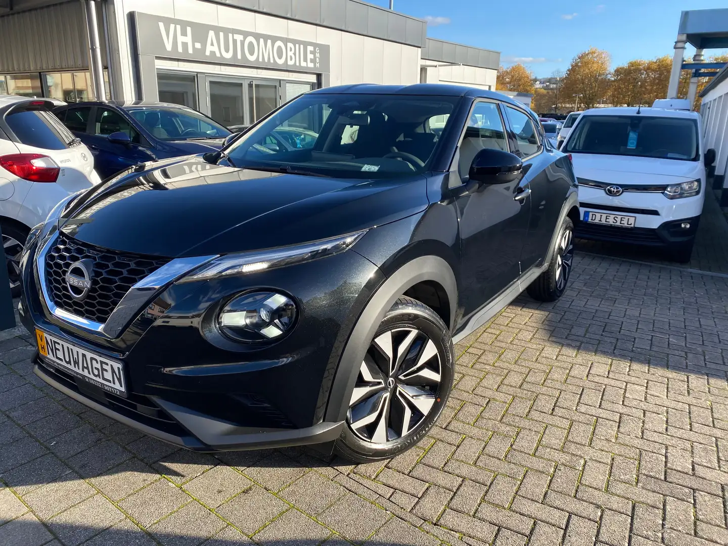 Nissan Juke 1.0DIG-T Klimaautomatik*RÜCKFAHRKAMERA*Sitzheiz Schwarz - 1