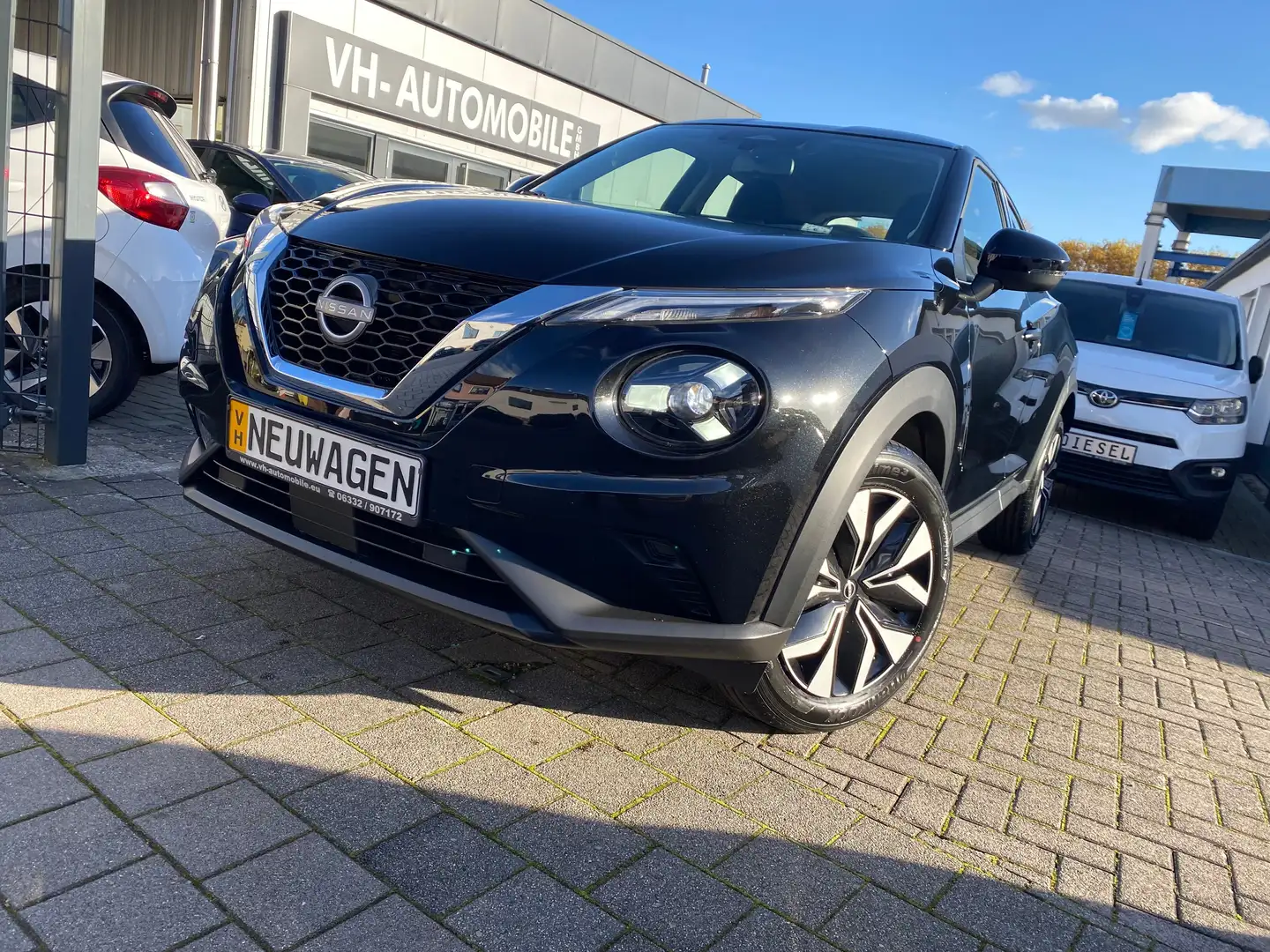 Nissan Juke 1.0DIG-T Klimaautomatik*RÜCKFAHRKAMERA*Sitzheiz Schwarz - 2