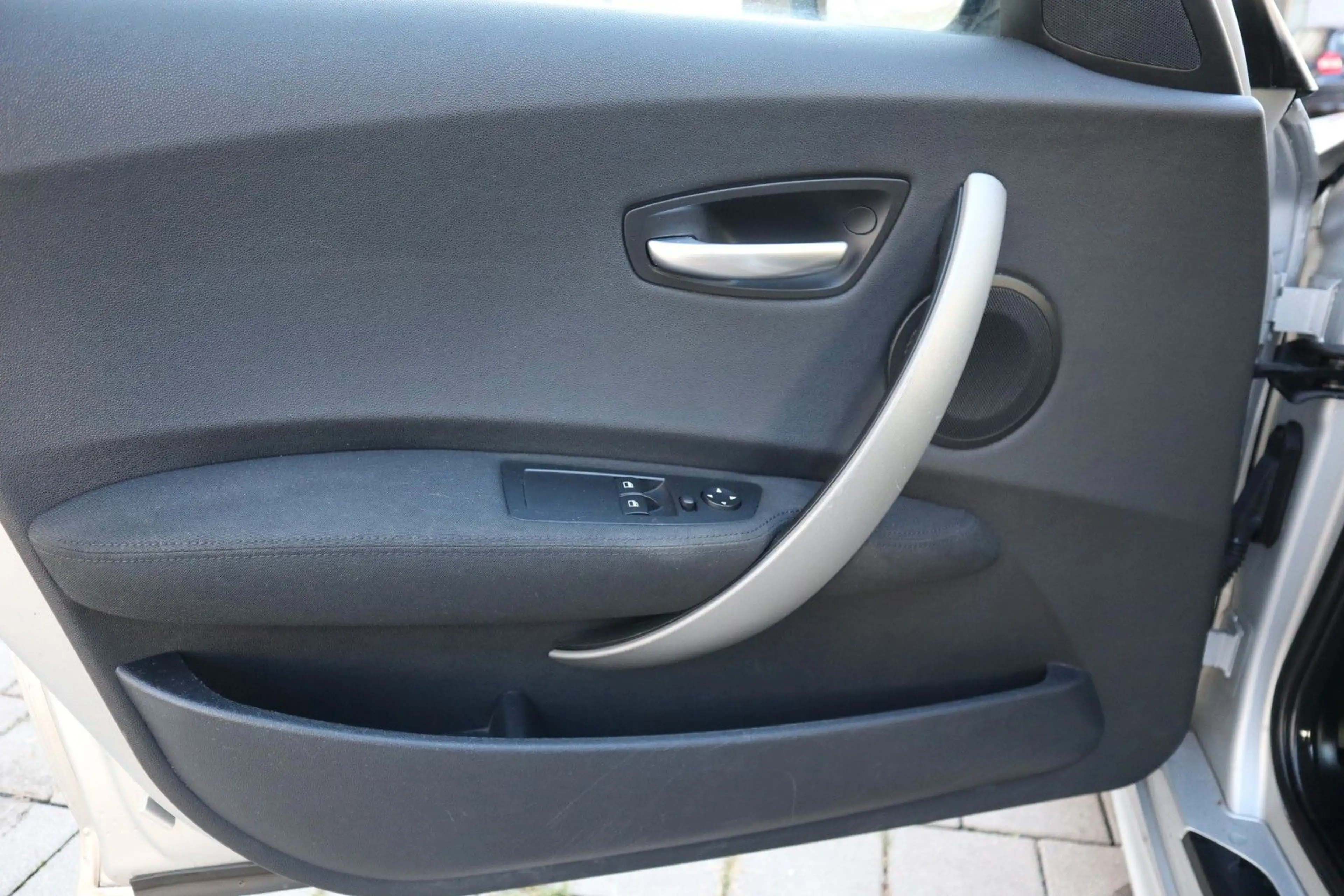 BMW 118 i Automatik Navi Sitzh. Steuerkette & TÜV NEU — photo 17