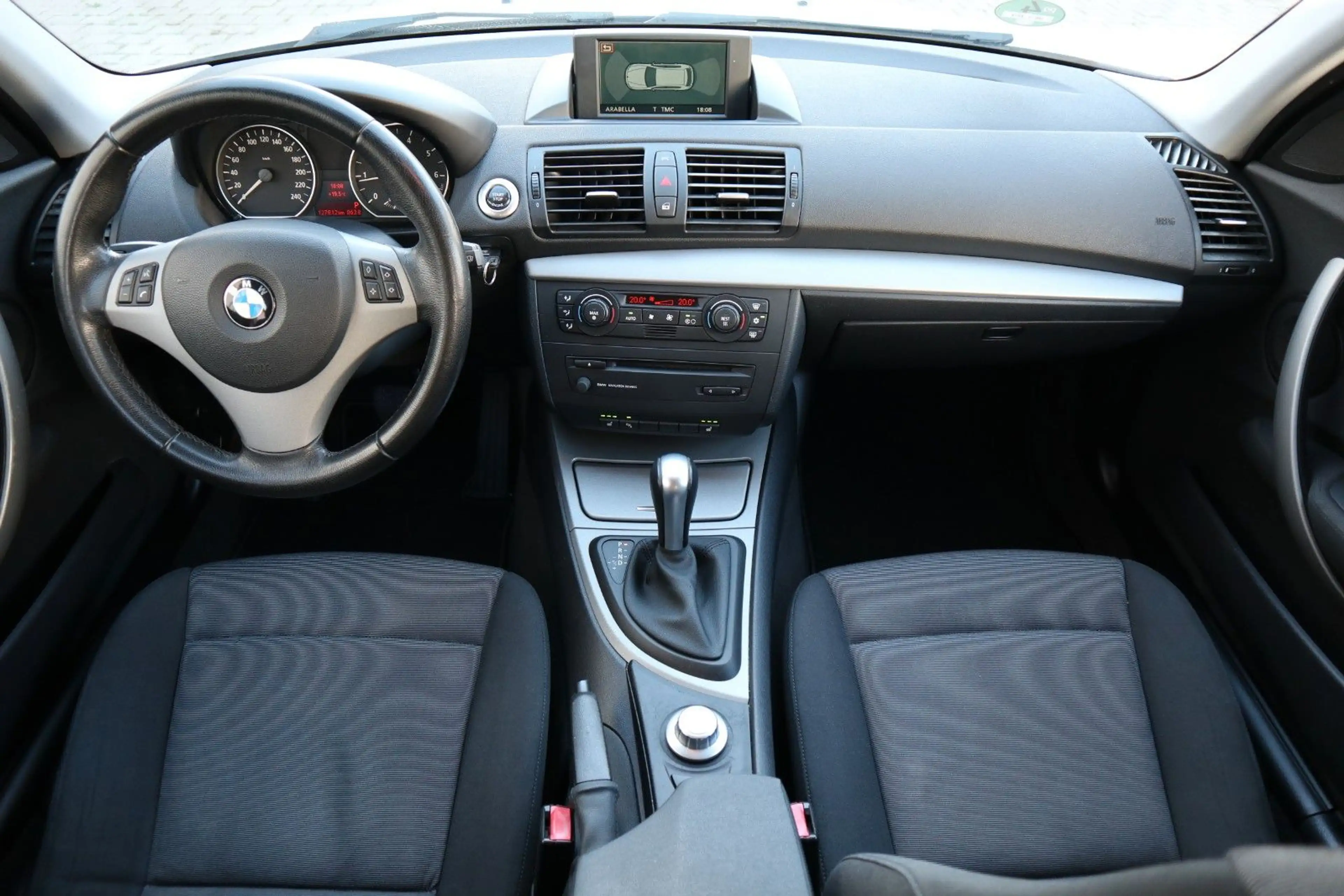 BMW 118 i Automatik Navi Sitzh. Steuerkette & TÜV NEU — photo 26