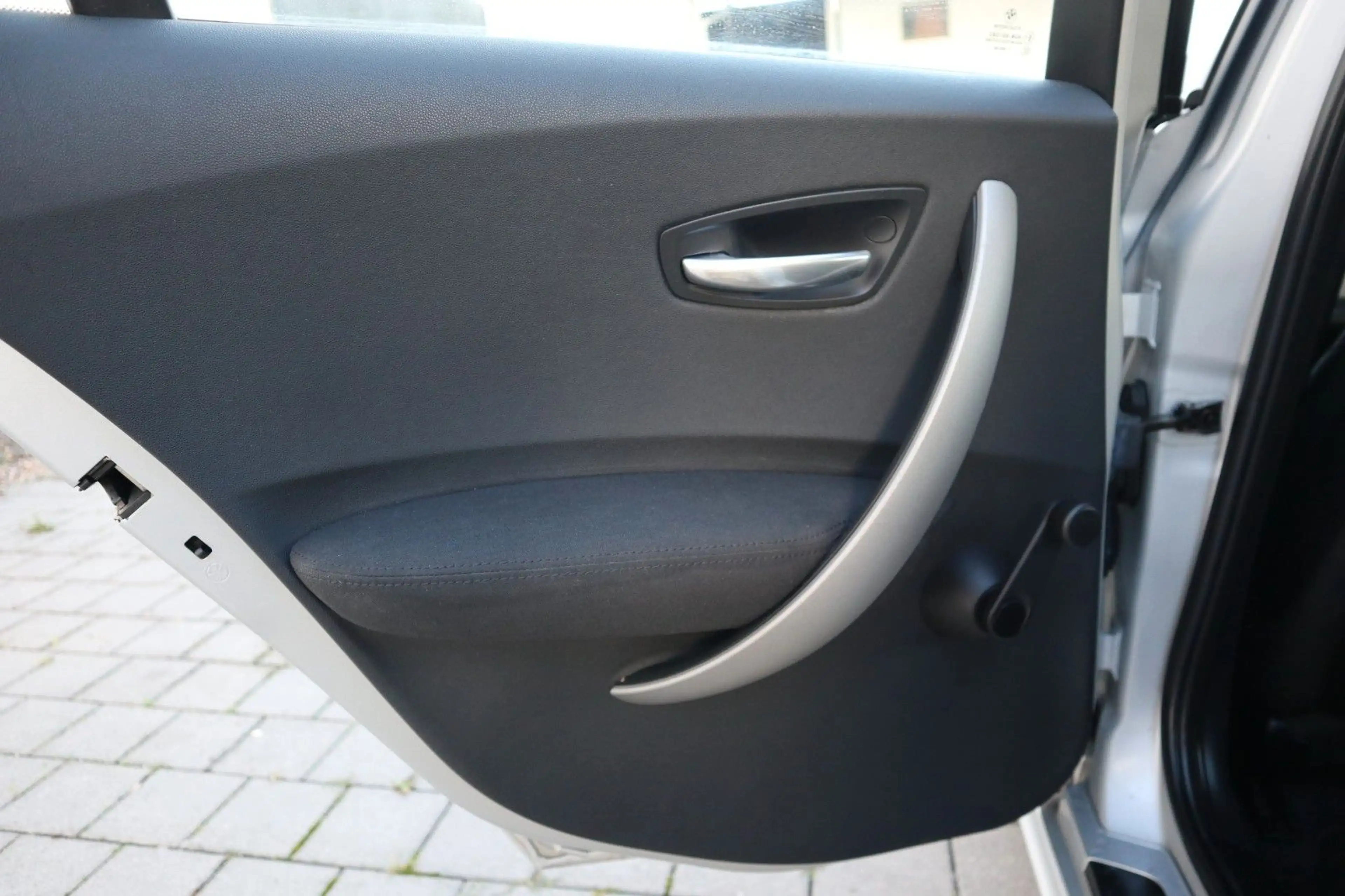BMW 118 i Automatik Navi Sitzh. Steuerkette & TÜV NEU — photo 14