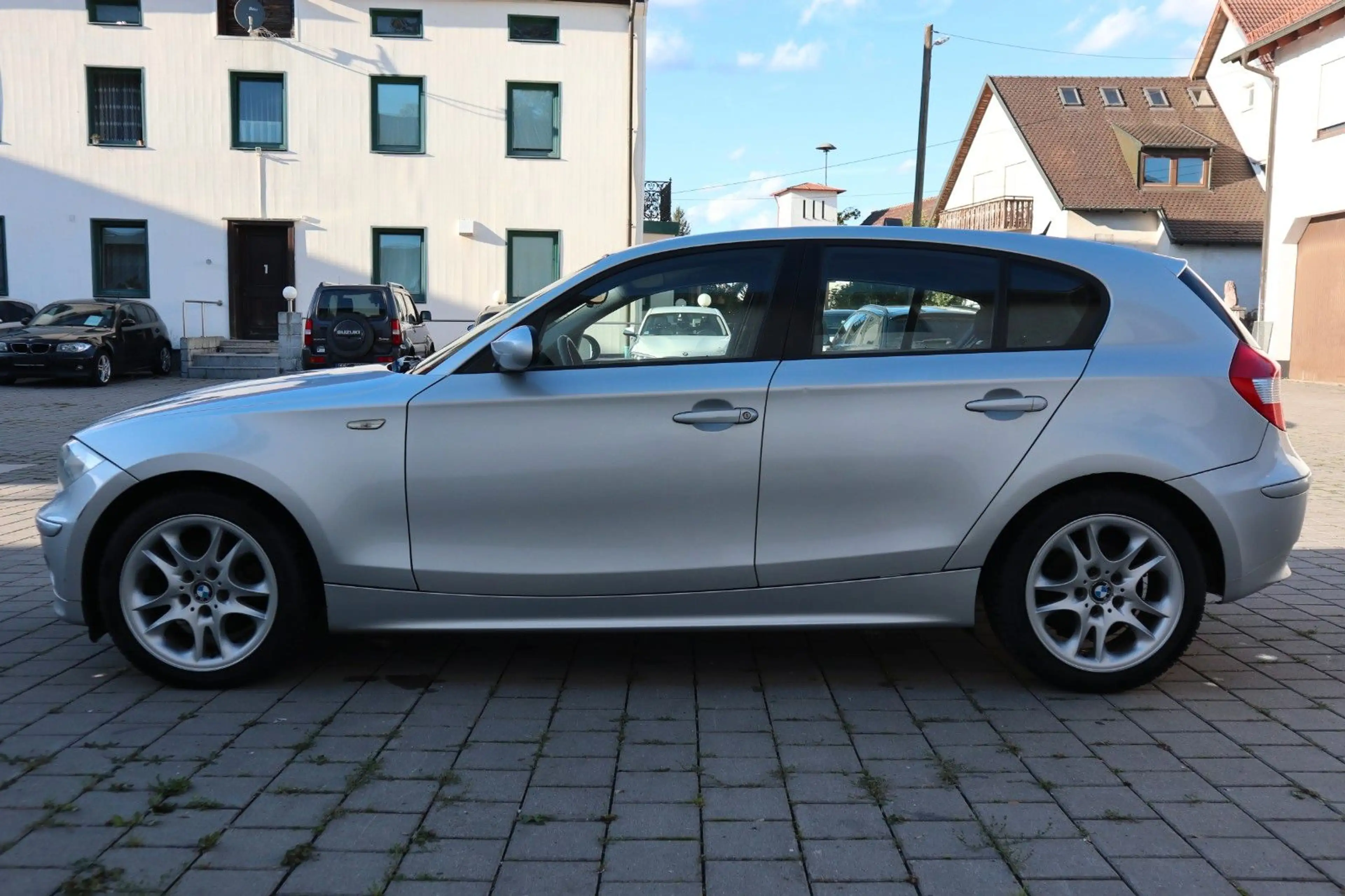 BMW 118 i Automatik Navi Sitzh. Steuerkette & TÜV NEU — photo 8