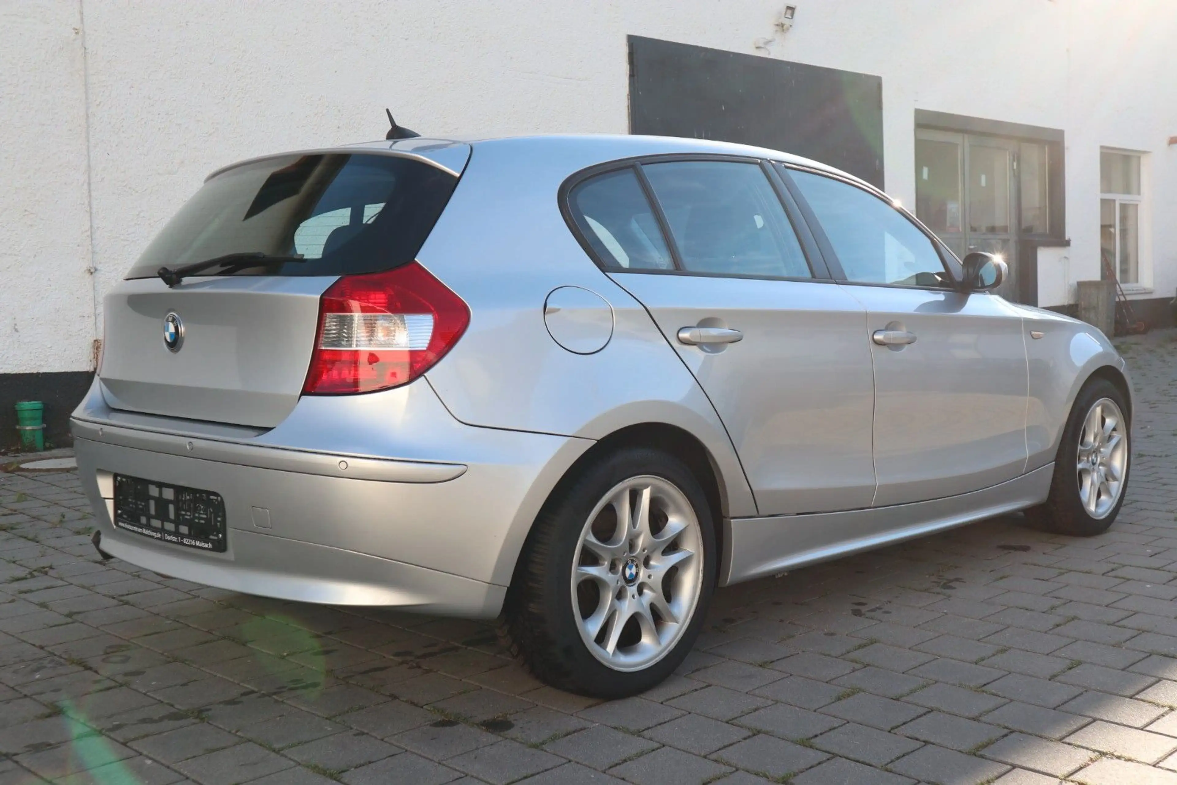 BMW 118 i Automatik Navi Sitzh. Steuerkette & TÜV NEU — photo 5