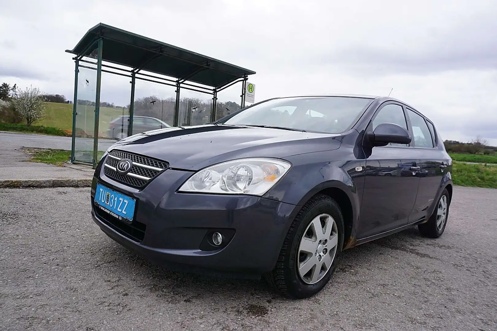 Kia Ceed / cee'd cee'd 1,4 CVVT Motion Schwarz - 1