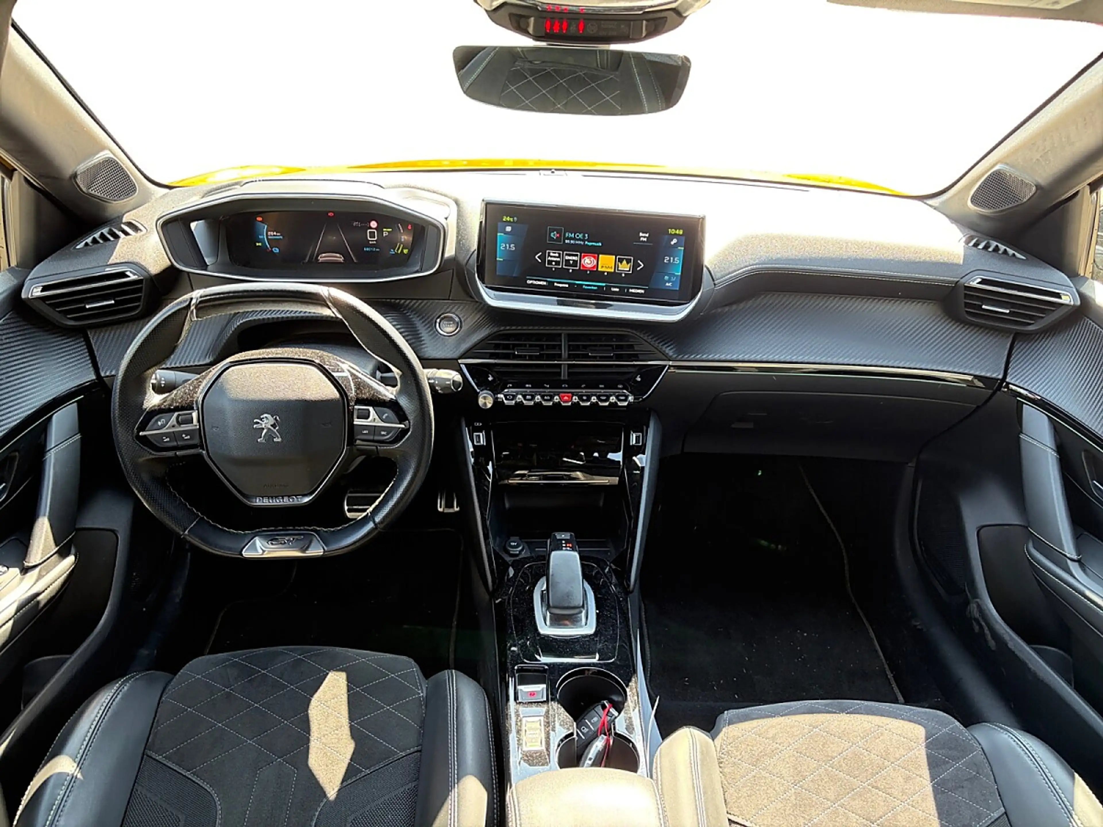 Peugeot e-208 136PS 50kWh GT — photo 10