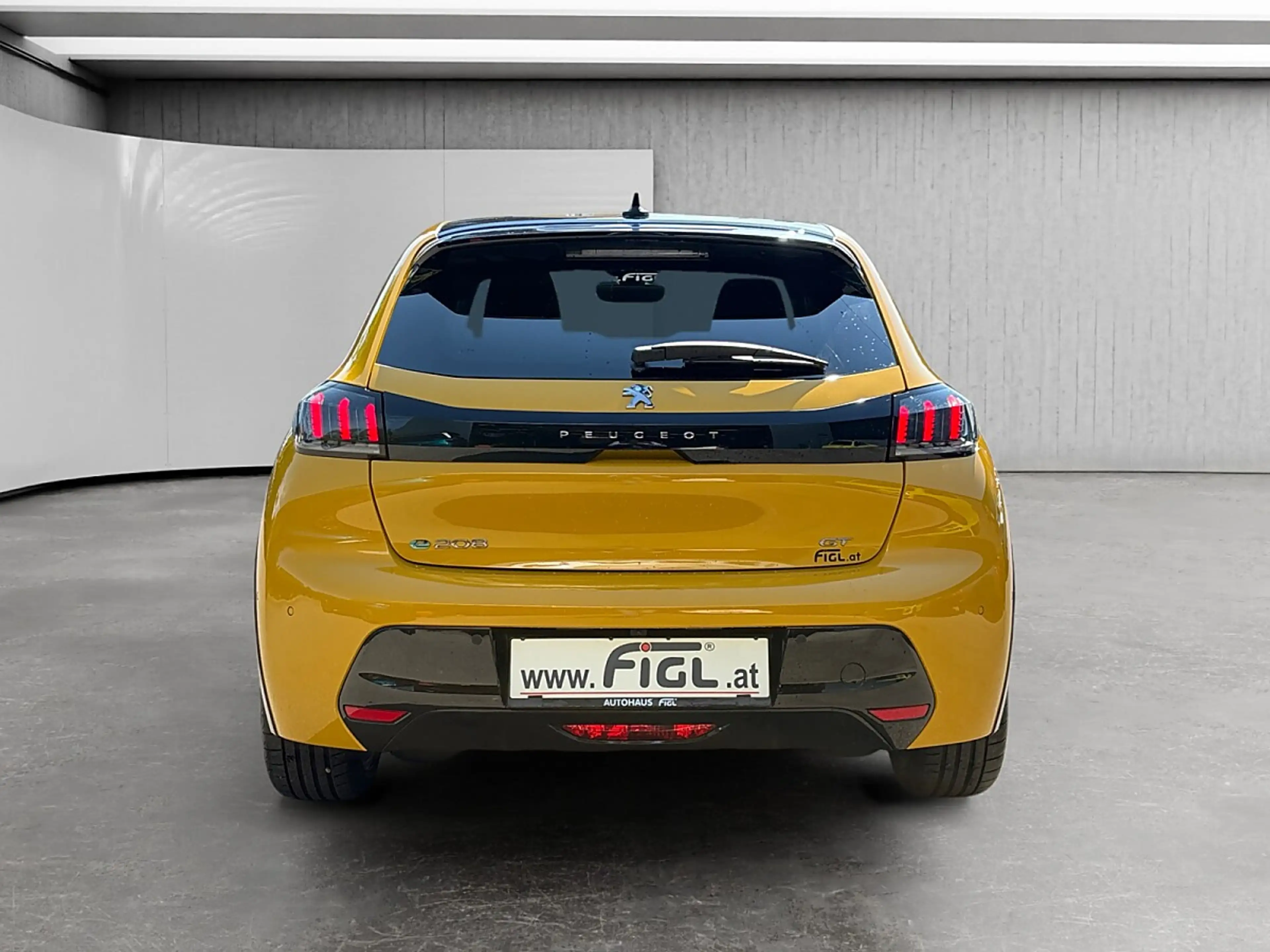 Peugeot e-208 136PS 50kWh GT — photo 6