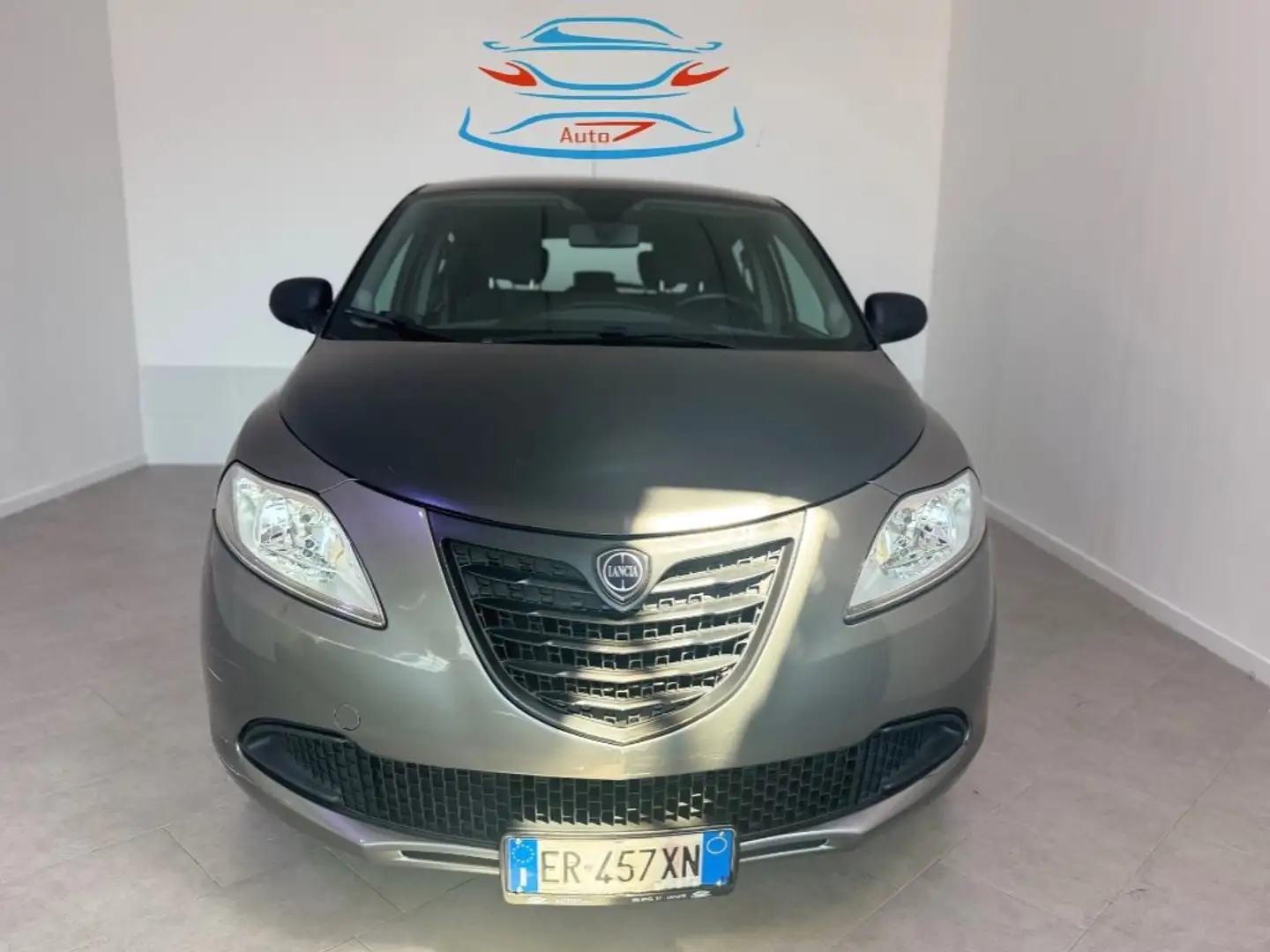 Lancia Ypsilon 1.2 69 CV 5 porte Platinum Gris - 1
