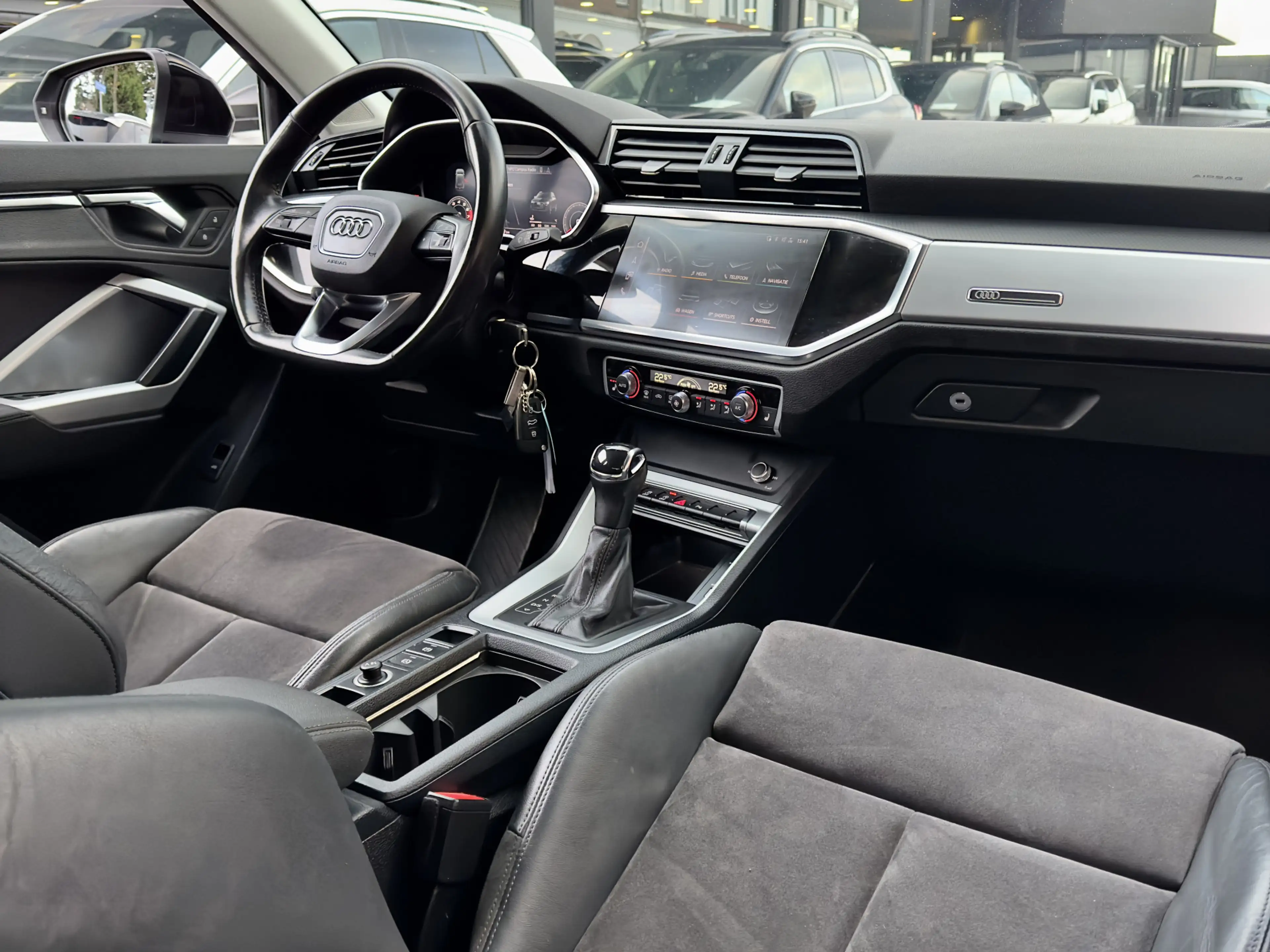 Audi Q3 35 TFSI ZOMER ACTIE! BETAAL NU 50% 13450 DE REST I — photo 2