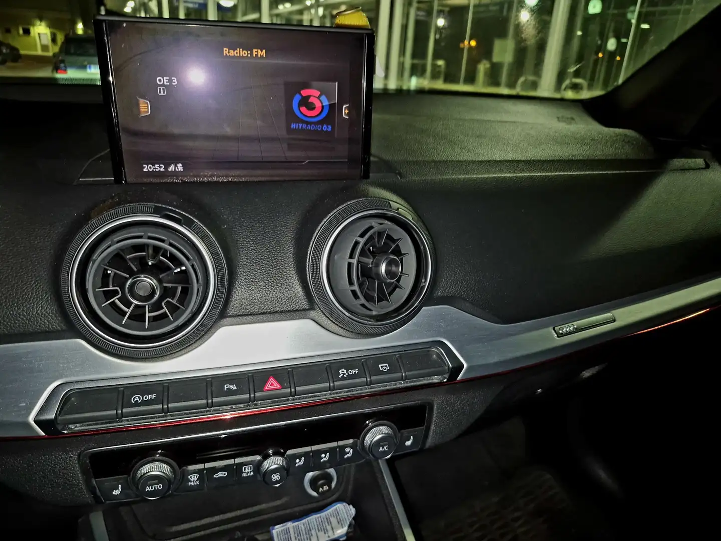 Audi Q2 30 TFSI - 1