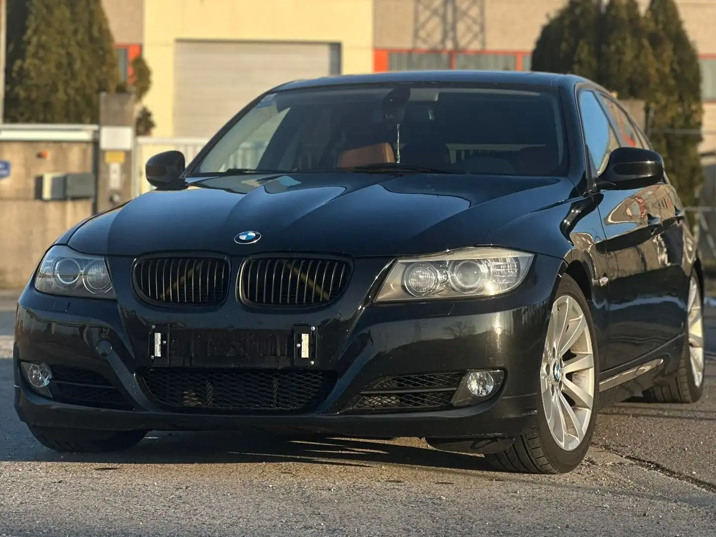 BMW 330 330d Aut. Czarny - 2