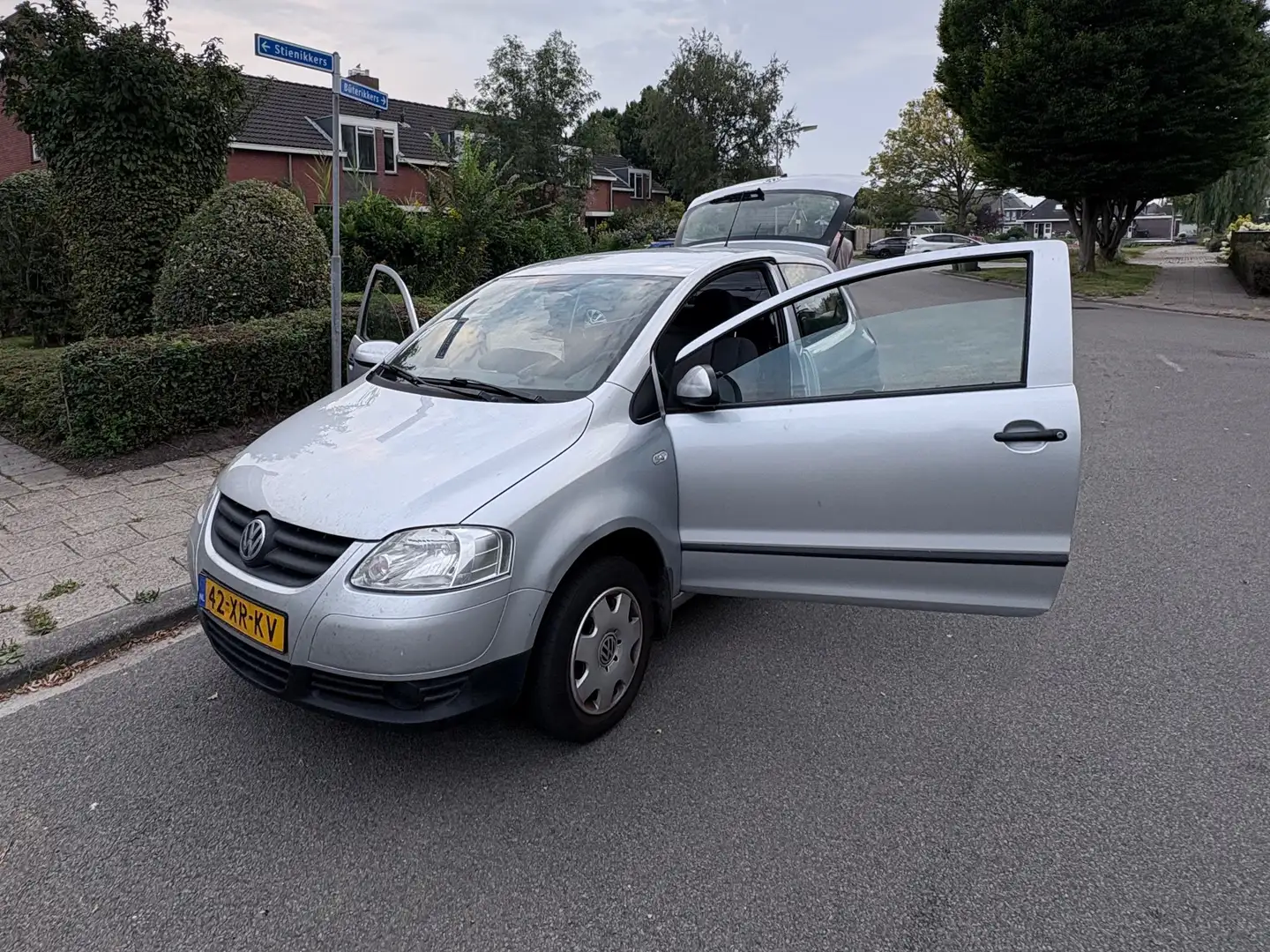 Volkswagen Fox Fox 1.4 Trendline Zilver - 1