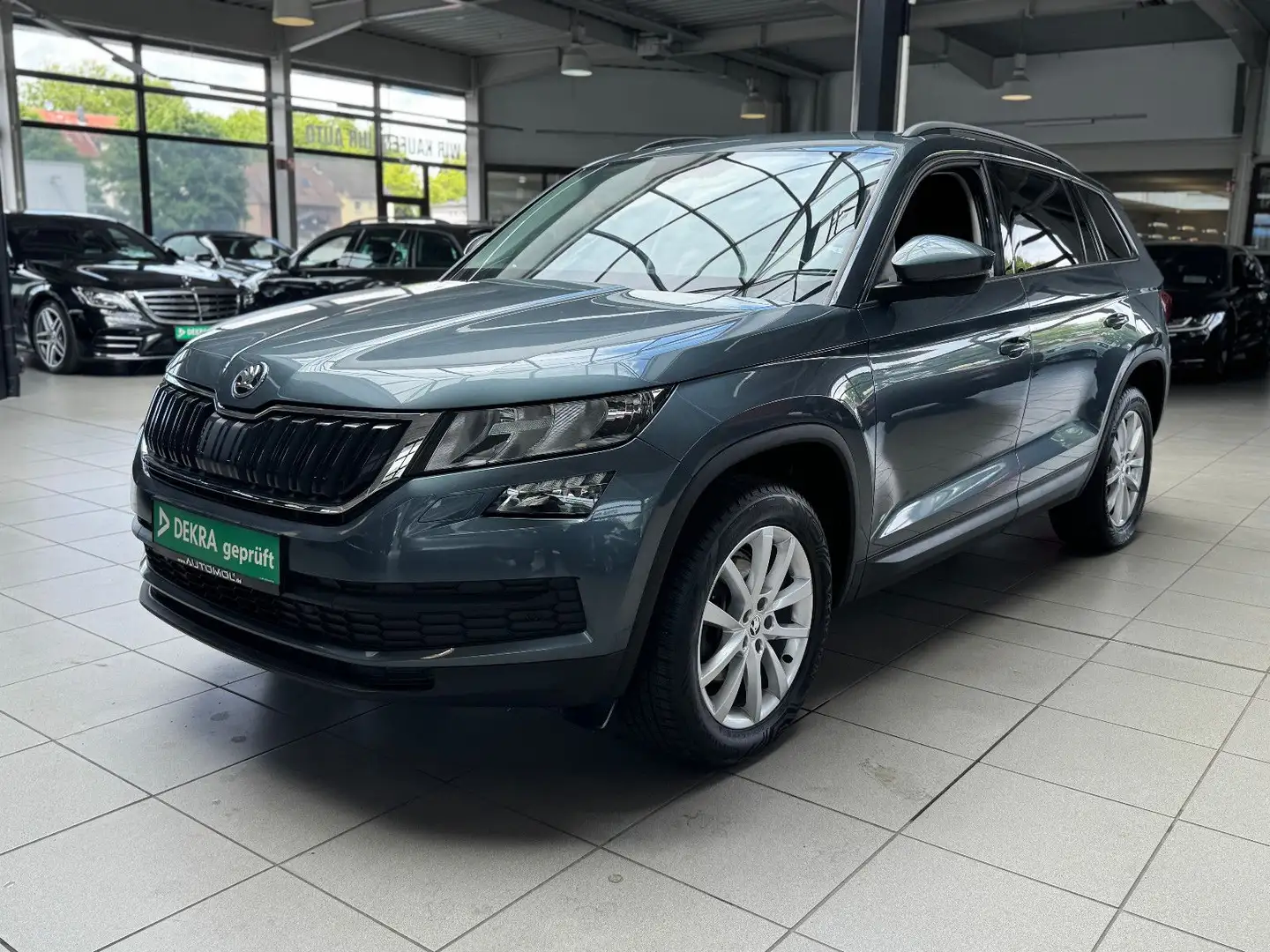 Skoda Kodiaq Ambition 2.0TDI 4x4 *7-Sitzer* AHK PDC Szary - 1