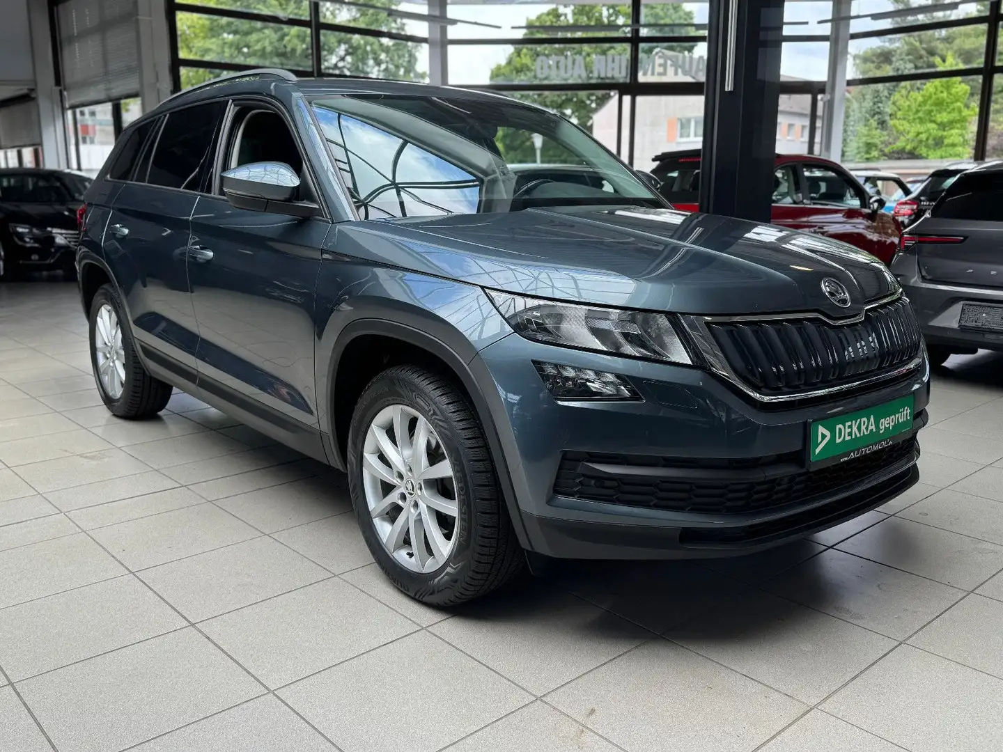 Skoda Kodiaq Ambition 2.0TDI 4x4 *7-Sitzer* AHK PDC Szary - 2