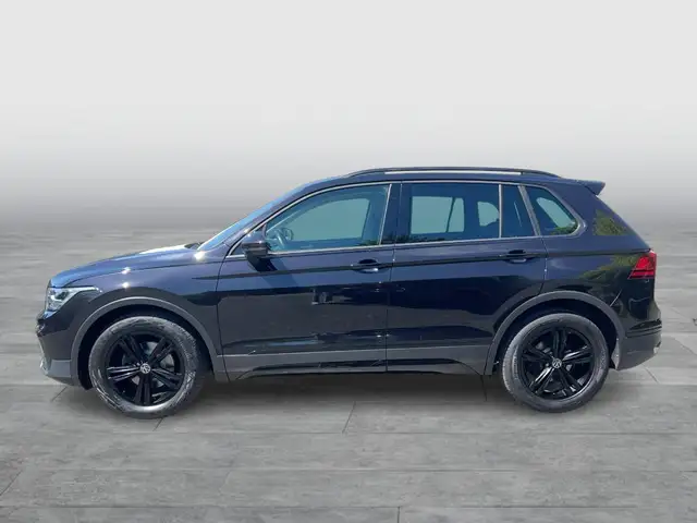 Volkswagen Tiguan view 2