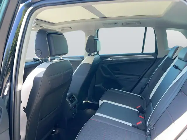 Volkswagen Tiguan view 12