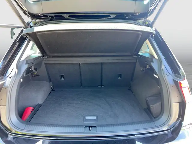 Volkswagen Tiguan view 13