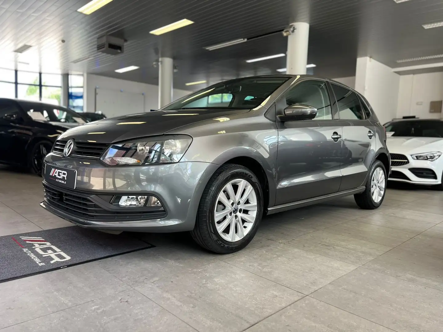Volkswagen Polo 5 PORTES TRES BIEN EQUIPÉE Gris - 1