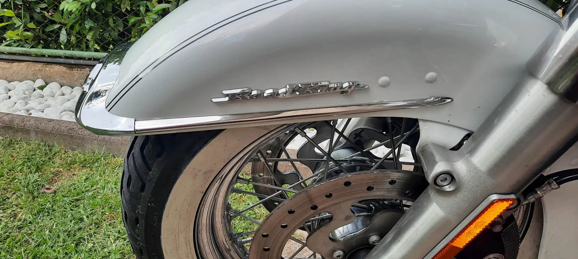 Harley-Davidson Road King Classic FLHRC 103 Alb - 2