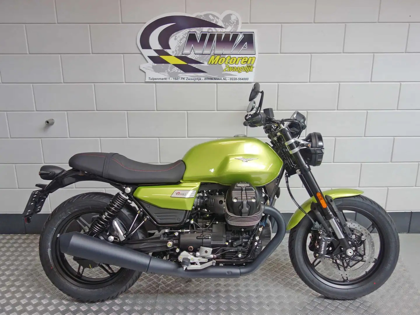Moto Guzzi V7 Sport Geel - 1