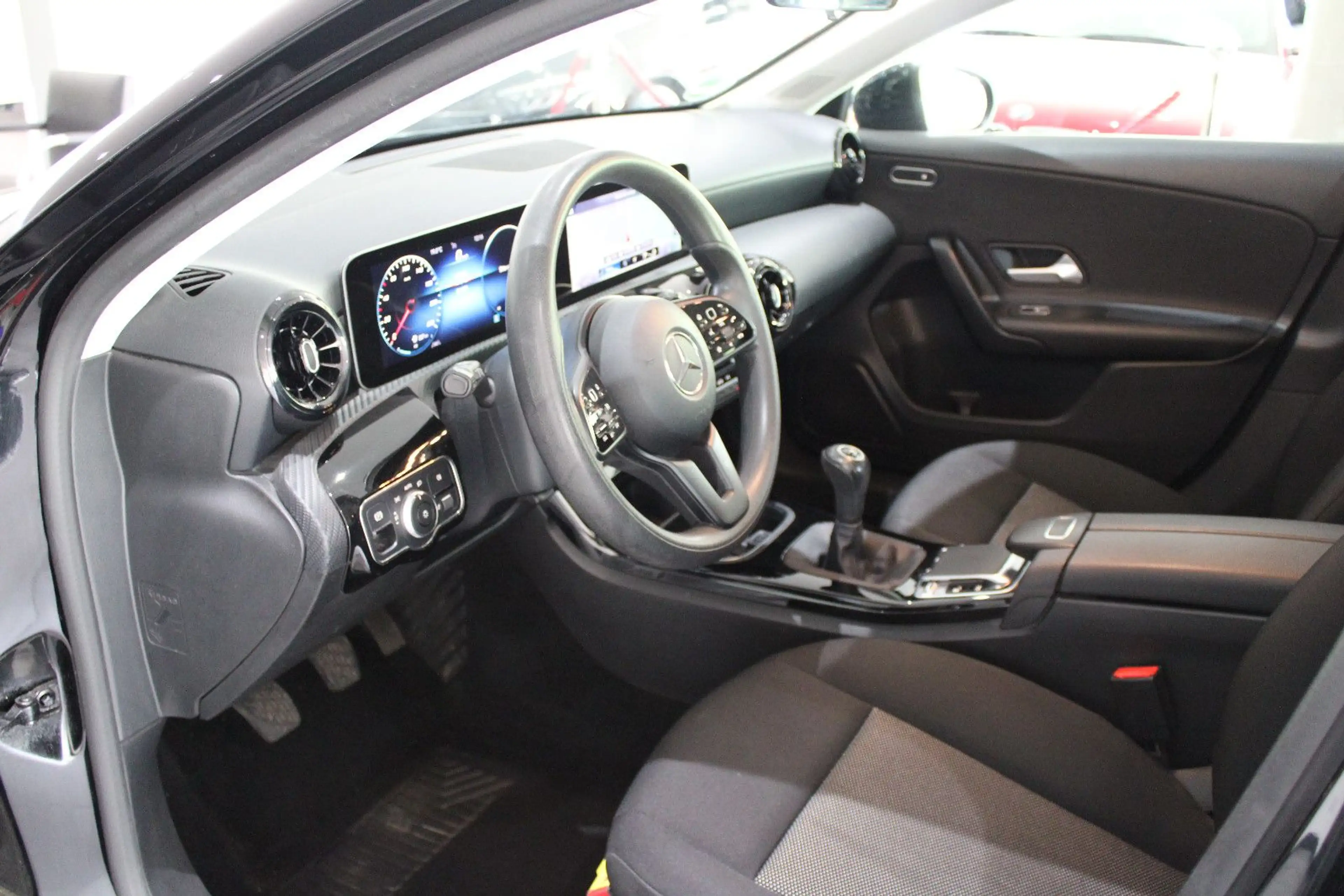 Mercedes-Benz A 180 NAVI WIDESCREEN LED RÜCKFAHRKAMERA EURO 6 — photo 3
