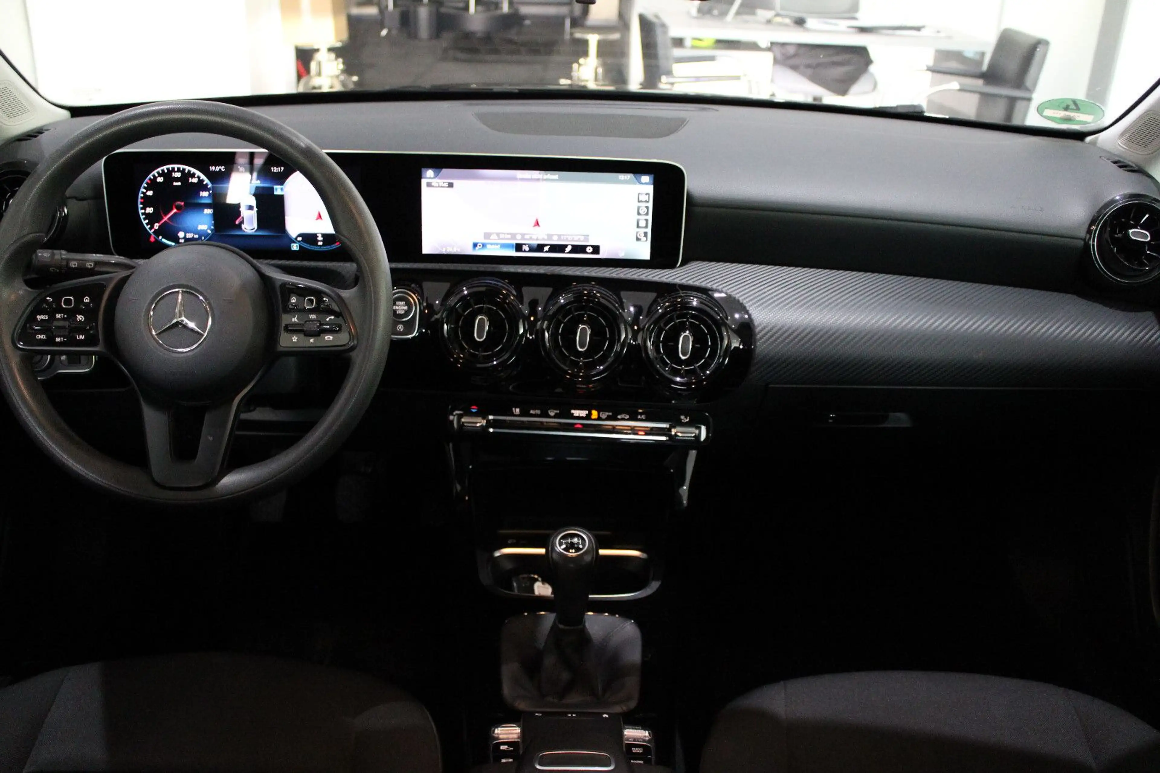 Mercedes-Benz A 180 NAVI WIDESCREEN LED RÜCKFAHRKAMERA EURO 6 — photo 4
