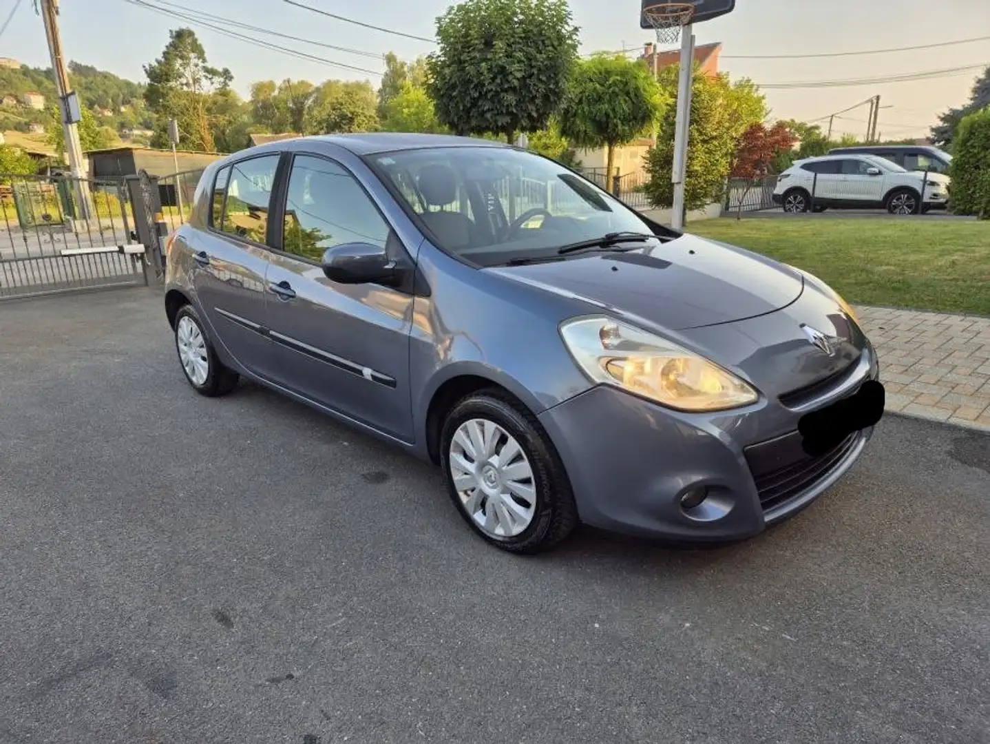 Renault Clio Clio 1.2i 16VAuthentique 2010 - 1
