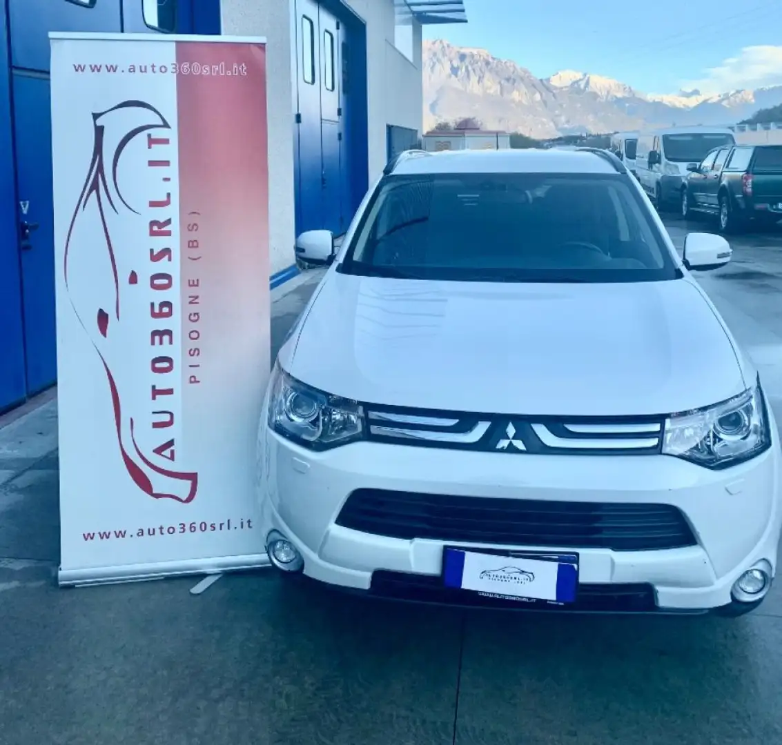 Mitsubishi Outlander 2.2 DI-D 4WD  Instyle AUT. 7p. DISTRIBUZIONE NUOVA Blanco - 1