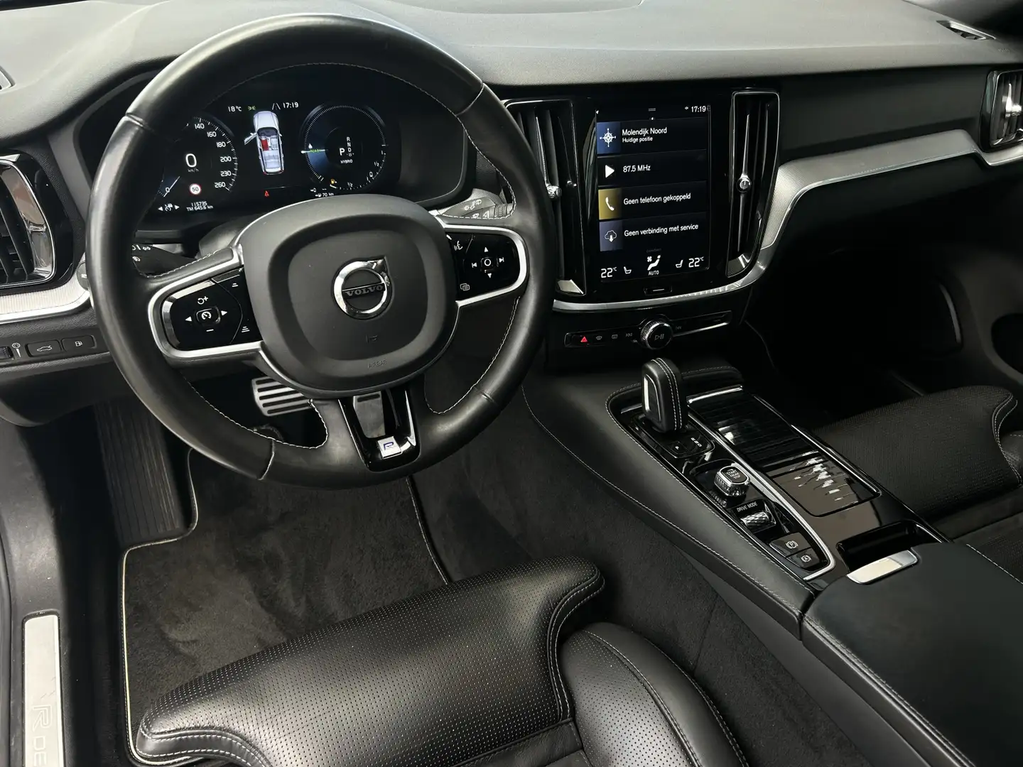 Volvo V60 2.0 T6 Twin Engine AWD R-Design | Trekhaak Wit - 2