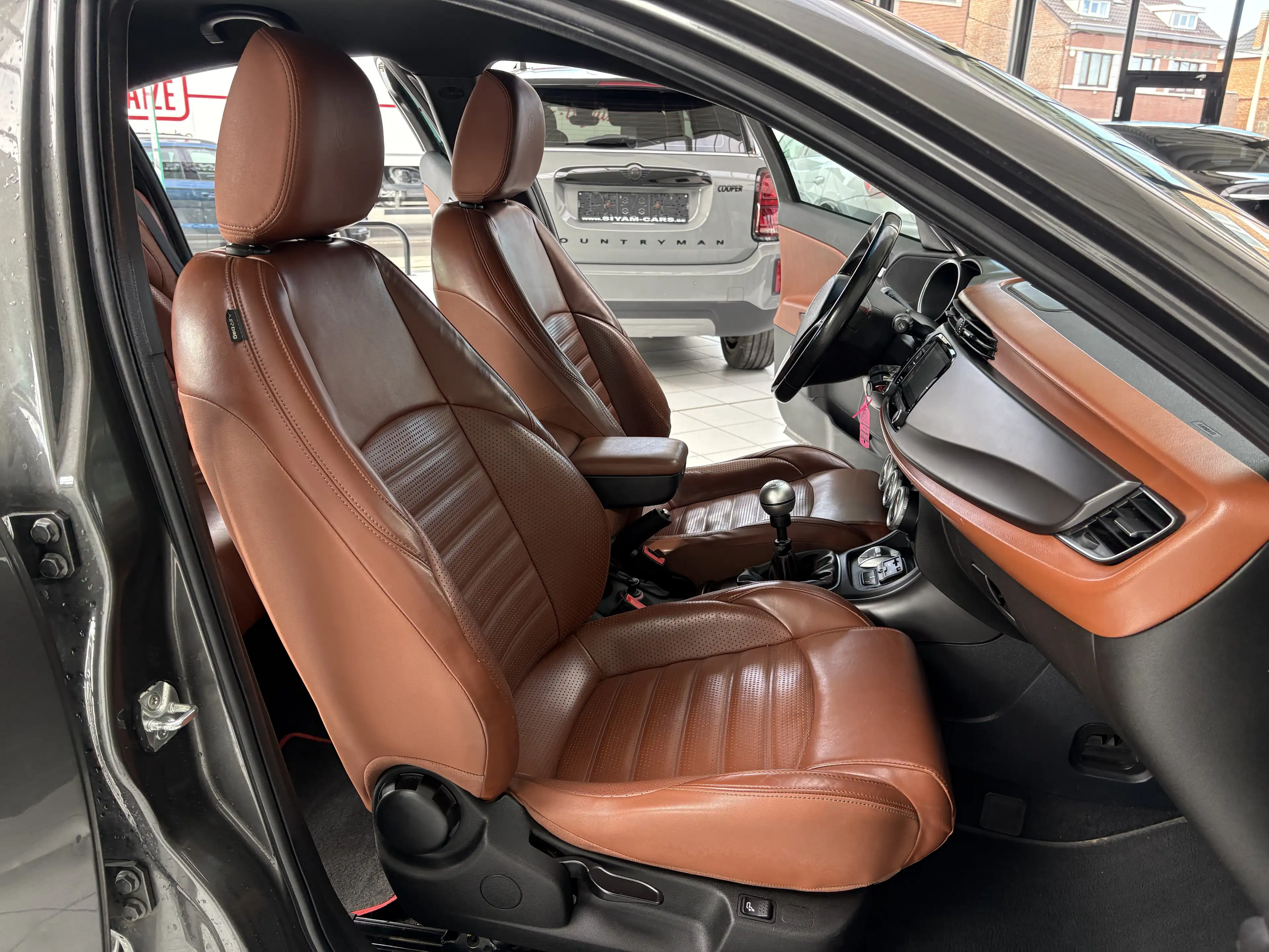 Alfa Romeo Giulietta Giulietta 1.6 JTDm *CUIR*GPS*PDC*JANTES*SPORT* — photo 12