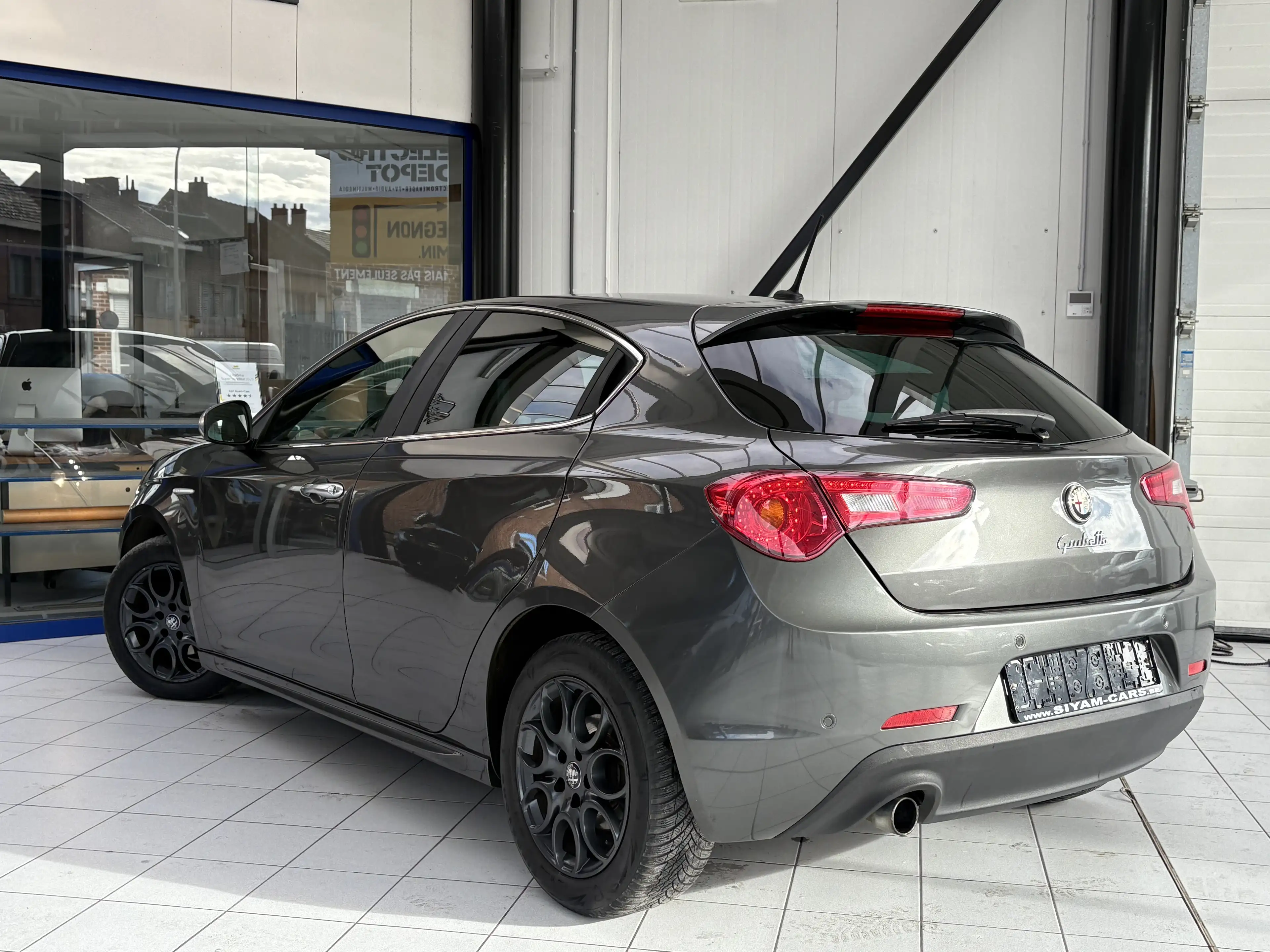 Alfa Romeo Giulietta Giulietta 1.6 JTDm *CUIR*GPS*PDC*JANTES*SPORT* — photo 3