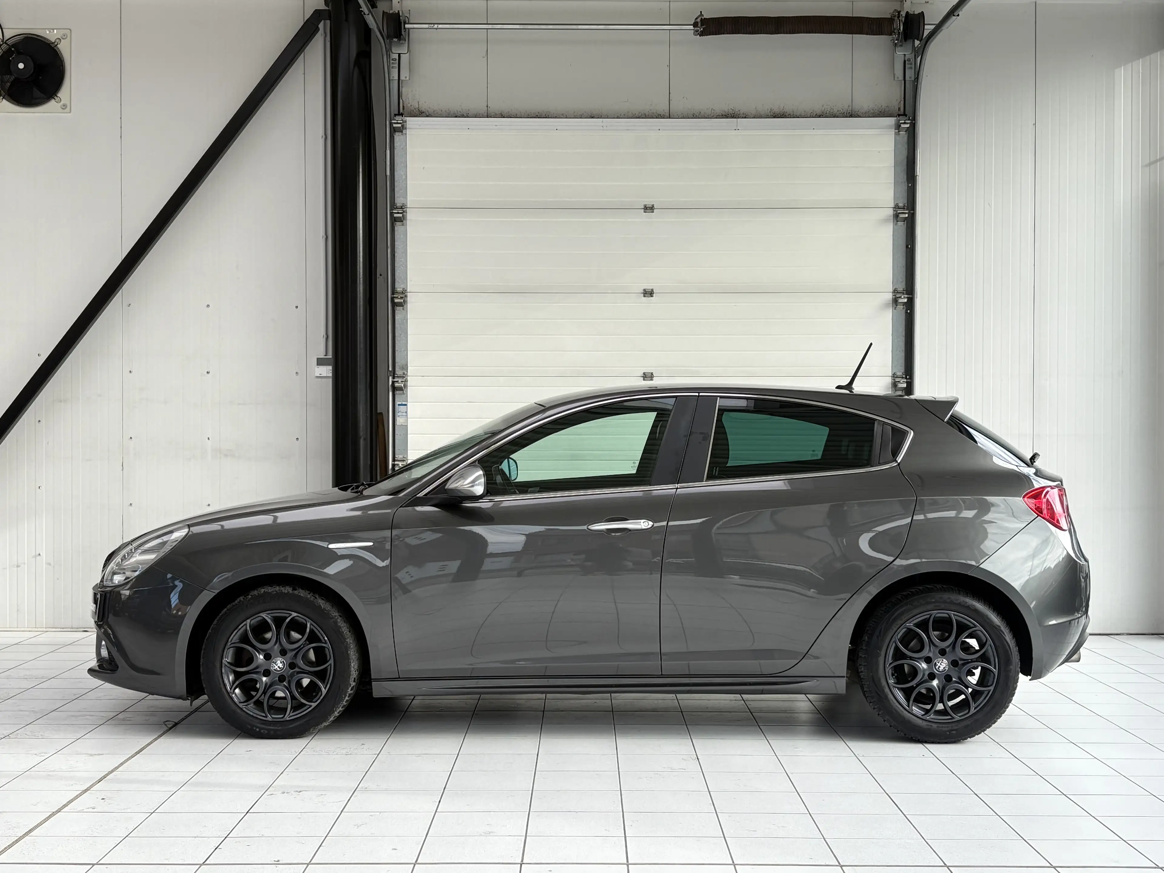 Alfa Romeo Giulietta Giulietta 1.6 JTDm *CUIR*GPS*PDC*JANTES*SPORT* — photo 2