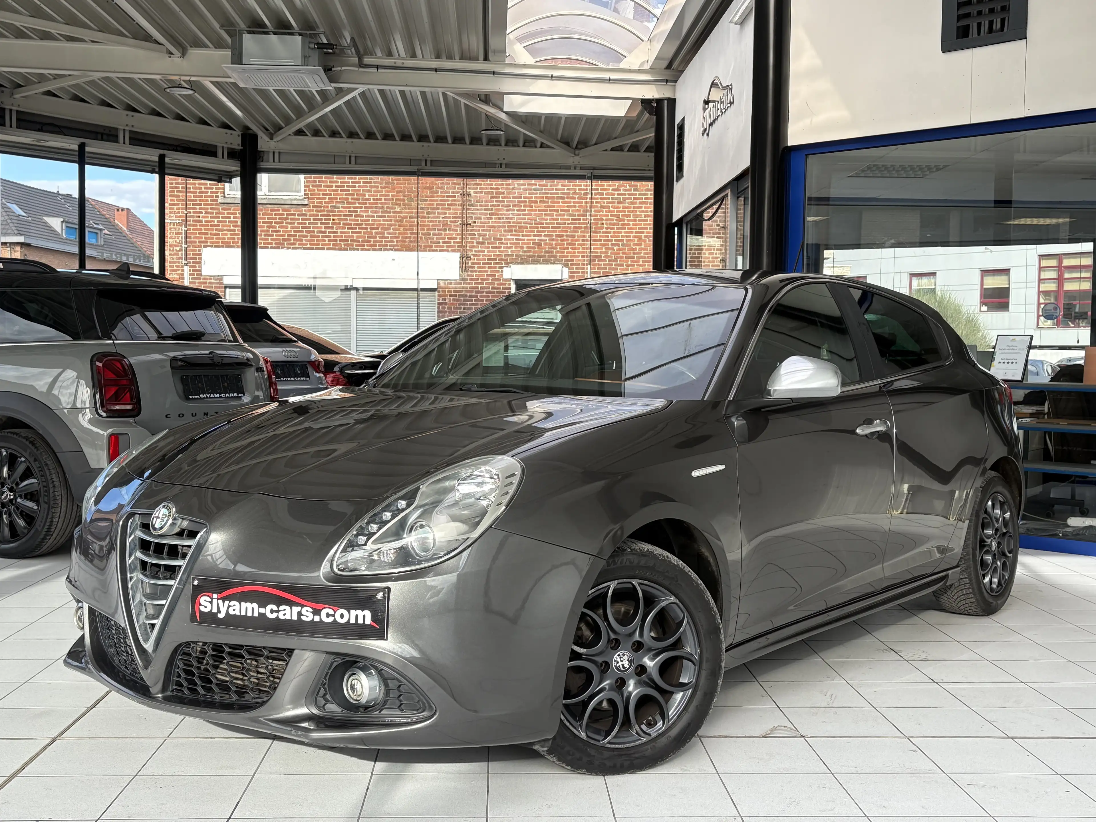 Alfa Romeo Giulietta Giulietta 1.6 JTDm *CUIR*GPS*PDC*JANTES*SPORT*