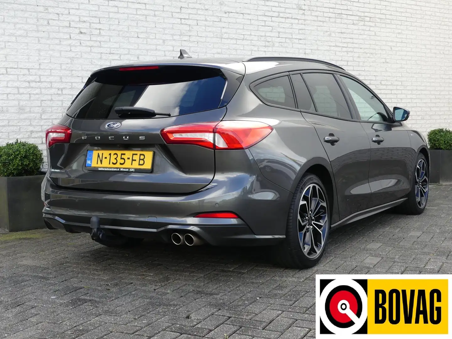 Ford Focus Wagon 1.0 ECOB.ST-LINE 125PK TREKHAAK/CAMERA/NAVI/ Grijs - 2
