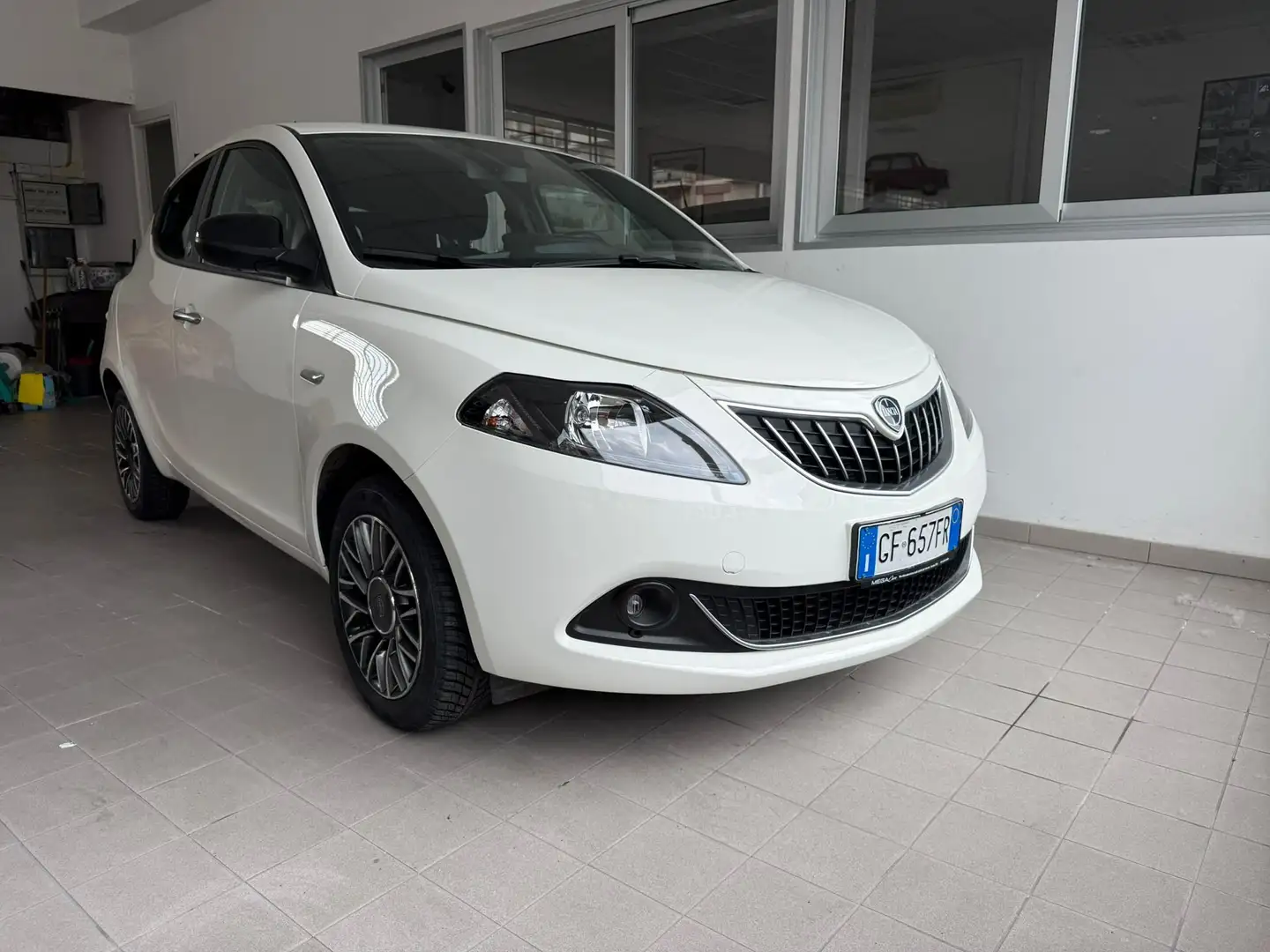 Lancia Ypsilon Ypsilon 1.2 Gold Gpl 69cv Blanc - 2